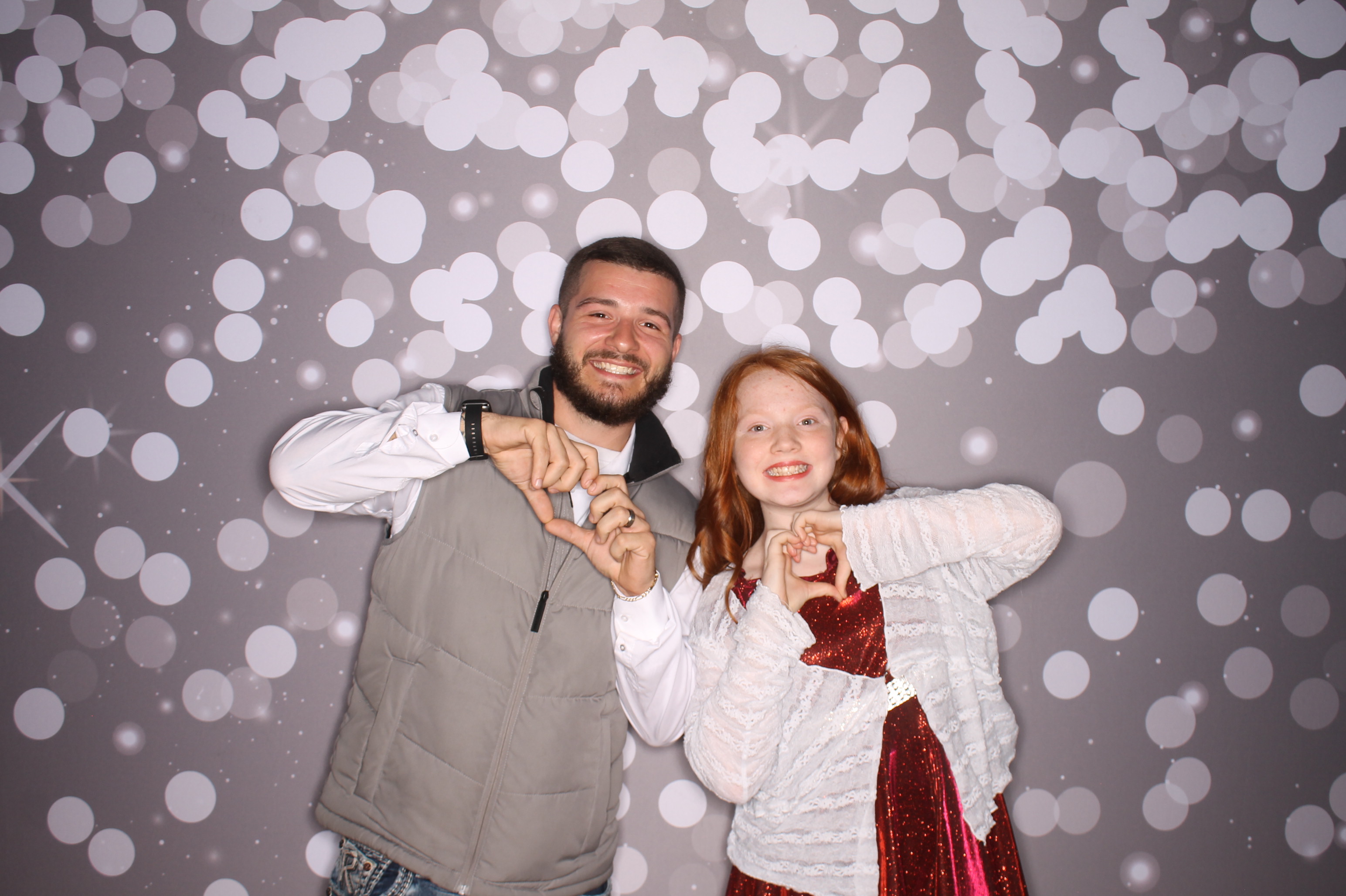 Brookwood Enchanted Father/Daughter Dance | View more photos from the event at gallery.photoboothcincy.com/u/PhotoBoothCincy/Brookwood-Enchanted-FatherDaughter-Dance