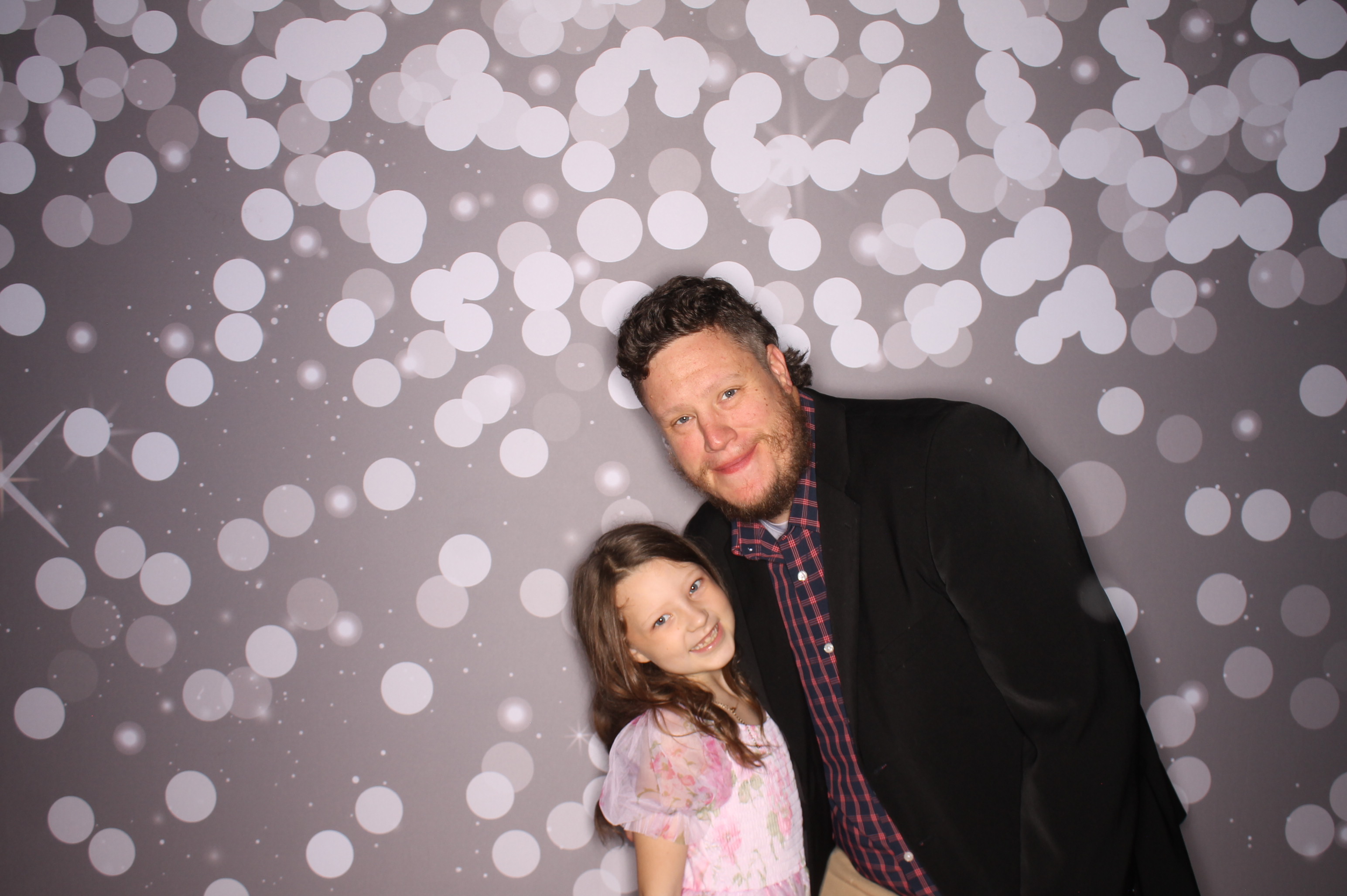 Brookwood Enchanted Father/Daughter Dance | View more photos from the event at gallery.photoboothcincy.com/u/PhotoBoothCincy/Brookwood-Enchanted-FatherDaughter-Dance