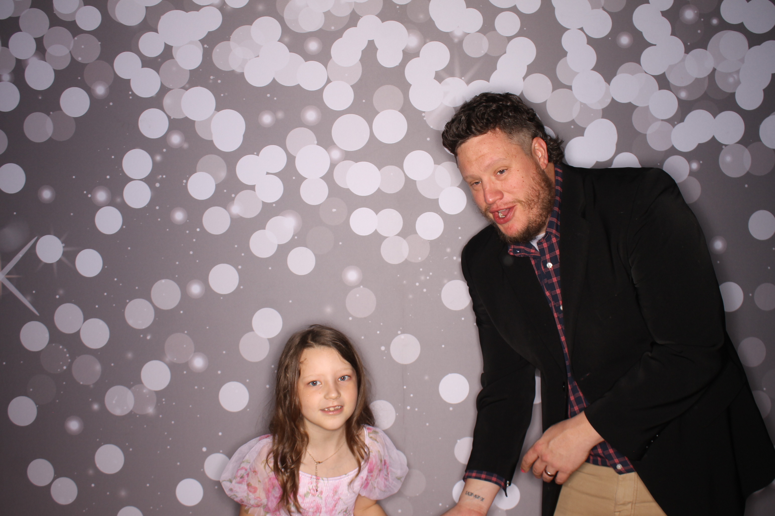 Brookwood Enchanted Father/Daughter Dance | View more photos from the event at gallery.photoboothcincy.com/u/PhotoBoothCincy/Brookwood-Enchanted-FatherDaughter-Dance