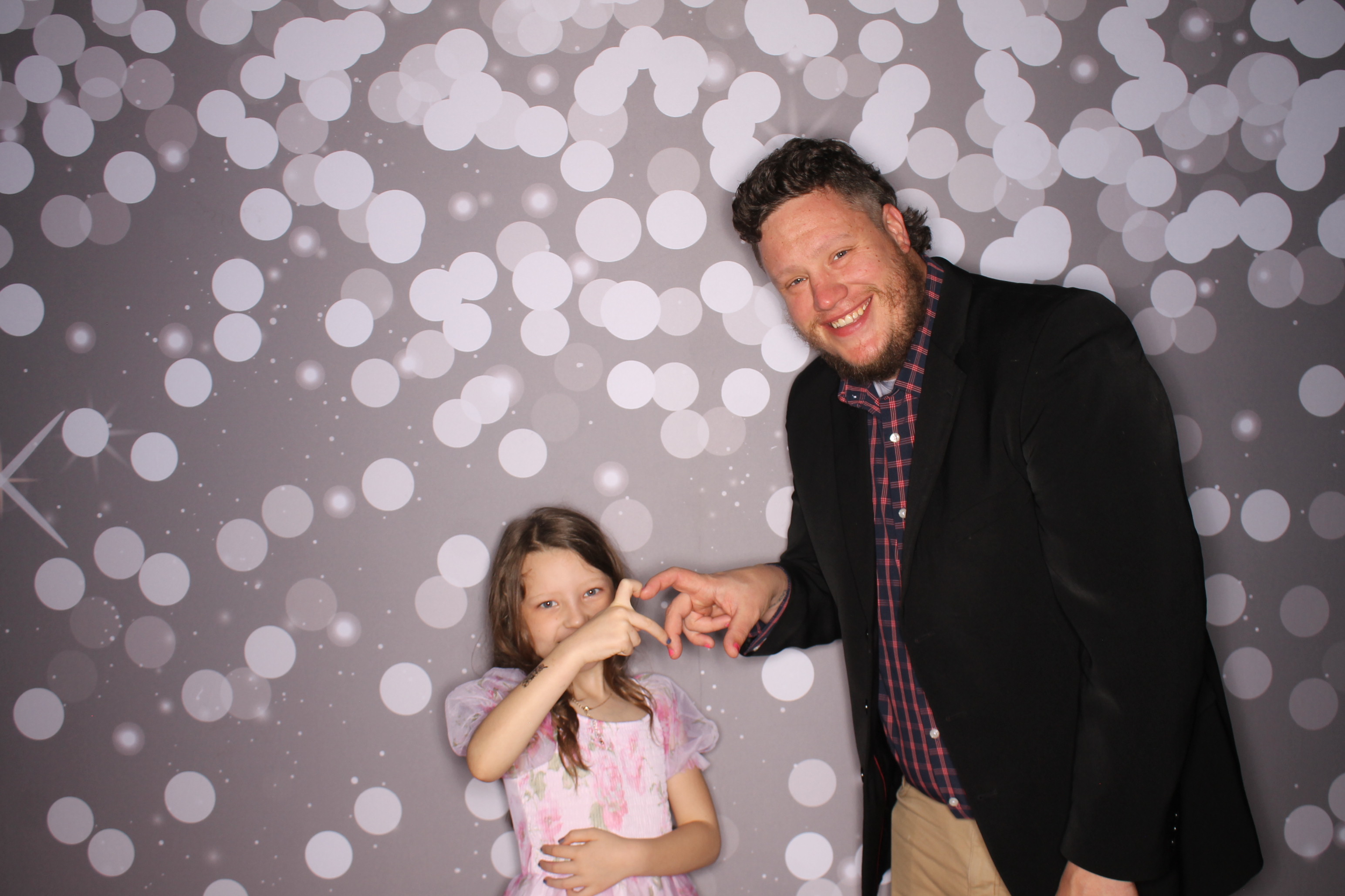 Brookwood Enchanted Father/Daughter Dance | View more photos from the event at gallery.photoboothcincy.com/u/PhotoBoothCincy/Brookwood-Enchanted-FatherDaughter-Dance