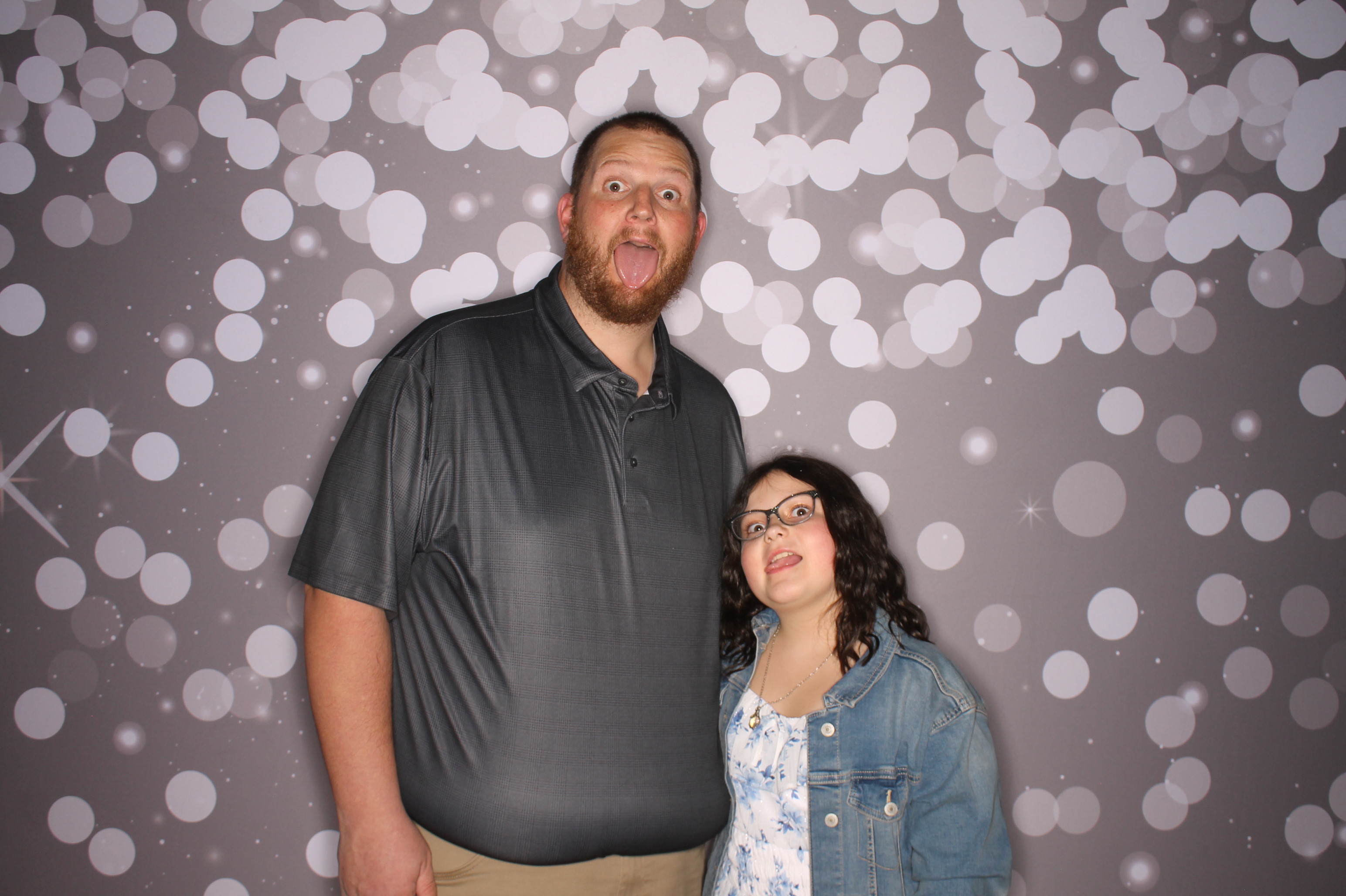 Brookwood Enchanted Father/Daughter Dance | View more photos from the event at gallery.photoboothcincy.com/u/PhotoBoothCincy/Brookwood-Enchanted-FatherDaughter-Dance