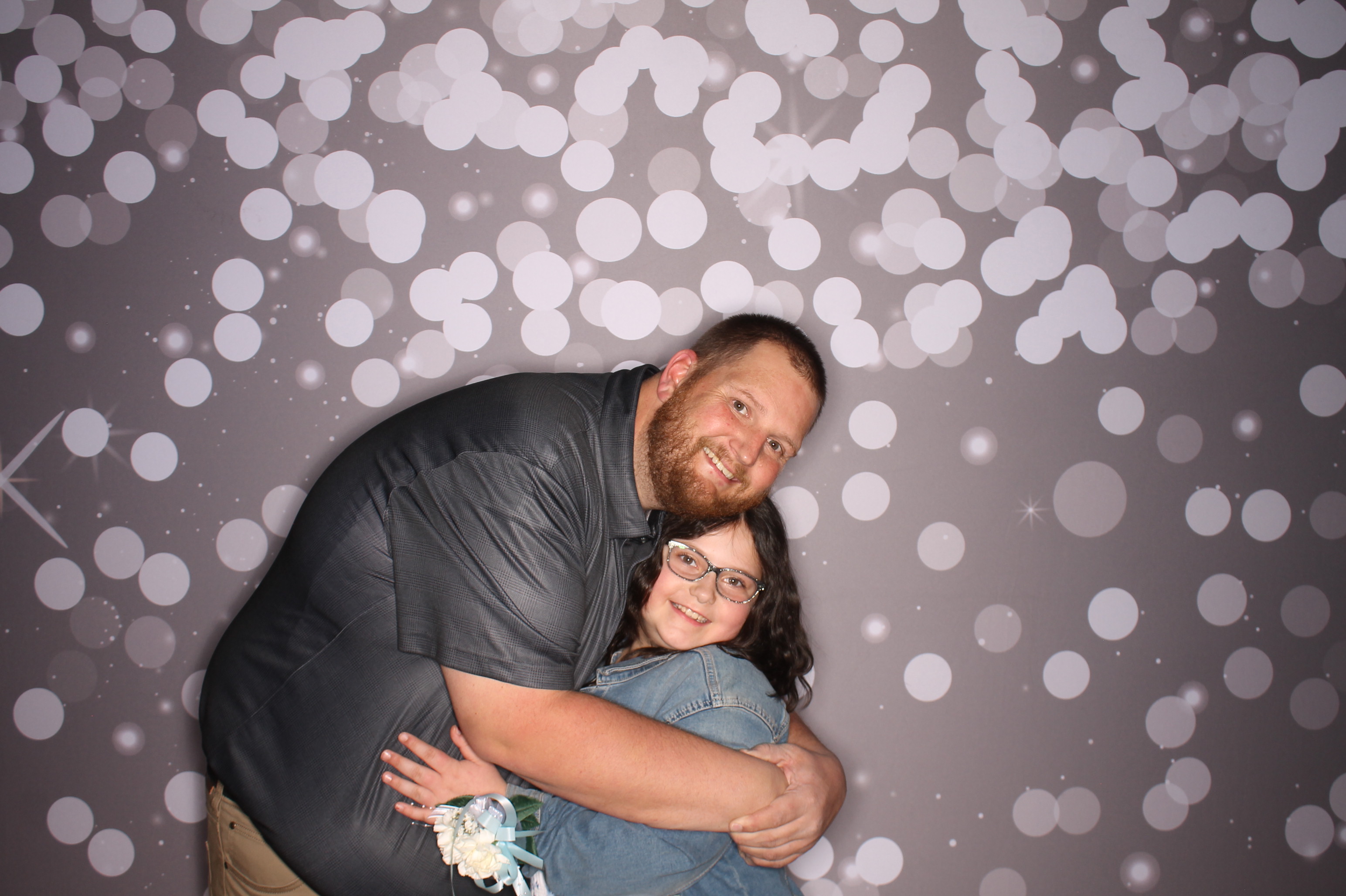 Brookwood Enchanted Father/Daughter Dance | View more photos from the event at gallery.photoboothcincy.com/u/PhotoBoothCincy/Brookwood-Enchanted-FatherDaughter-Dance