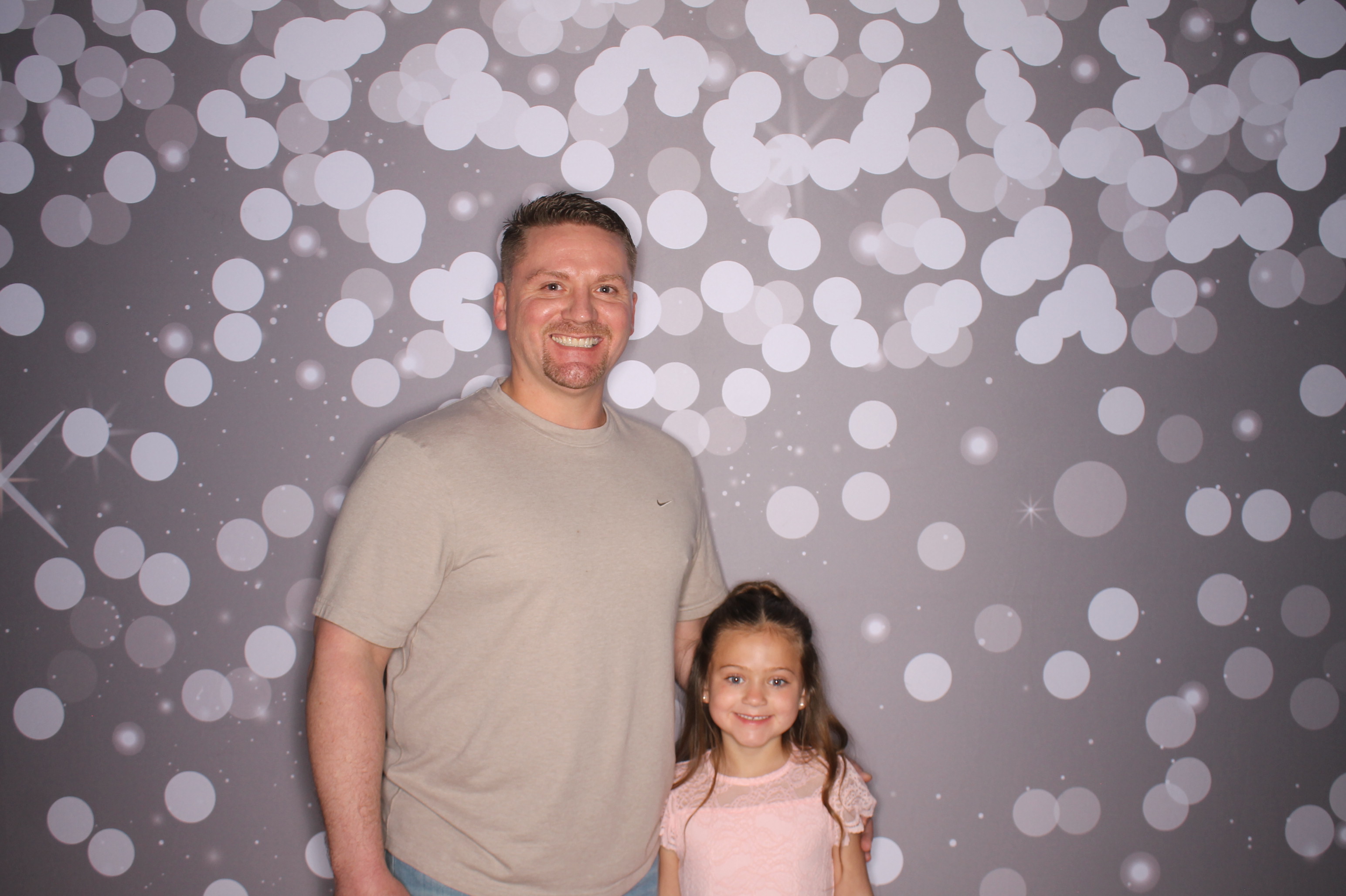 Brookwood Enchanted Father/Daughter Dance | View more photos from the event at gallery.photoboothcincy.com/u/PhotoBoothCincy/Brookwood-Enchanted-FatherDaughter-Dance