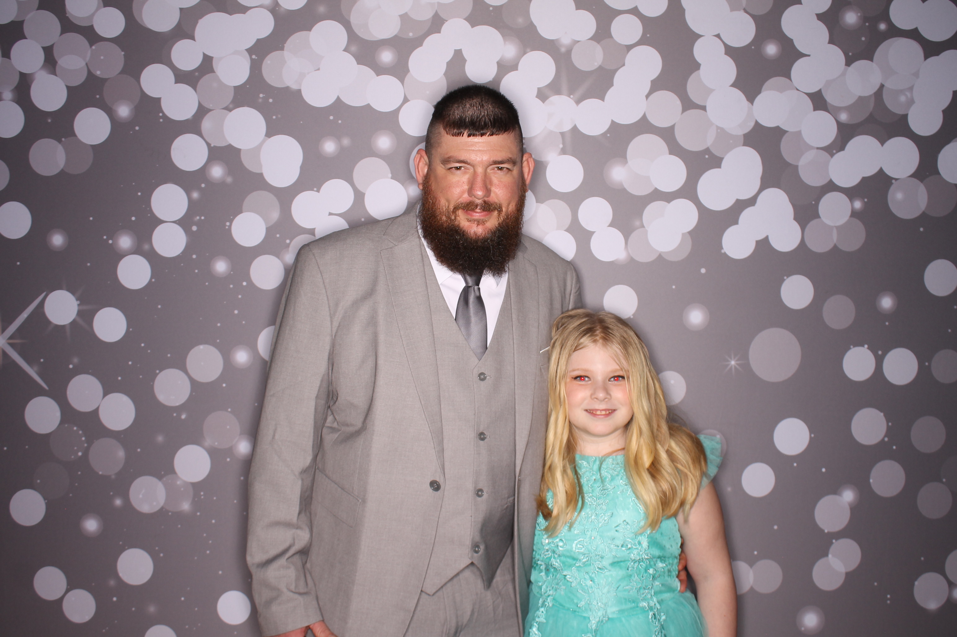 Brookwood Enchanted Father/Daughter Dance | View more photos from the event at gallery.photoboothcincy.com/u/PhotoBoothCincy/Brookwood-Enchanted-FatherDaughter-Dance