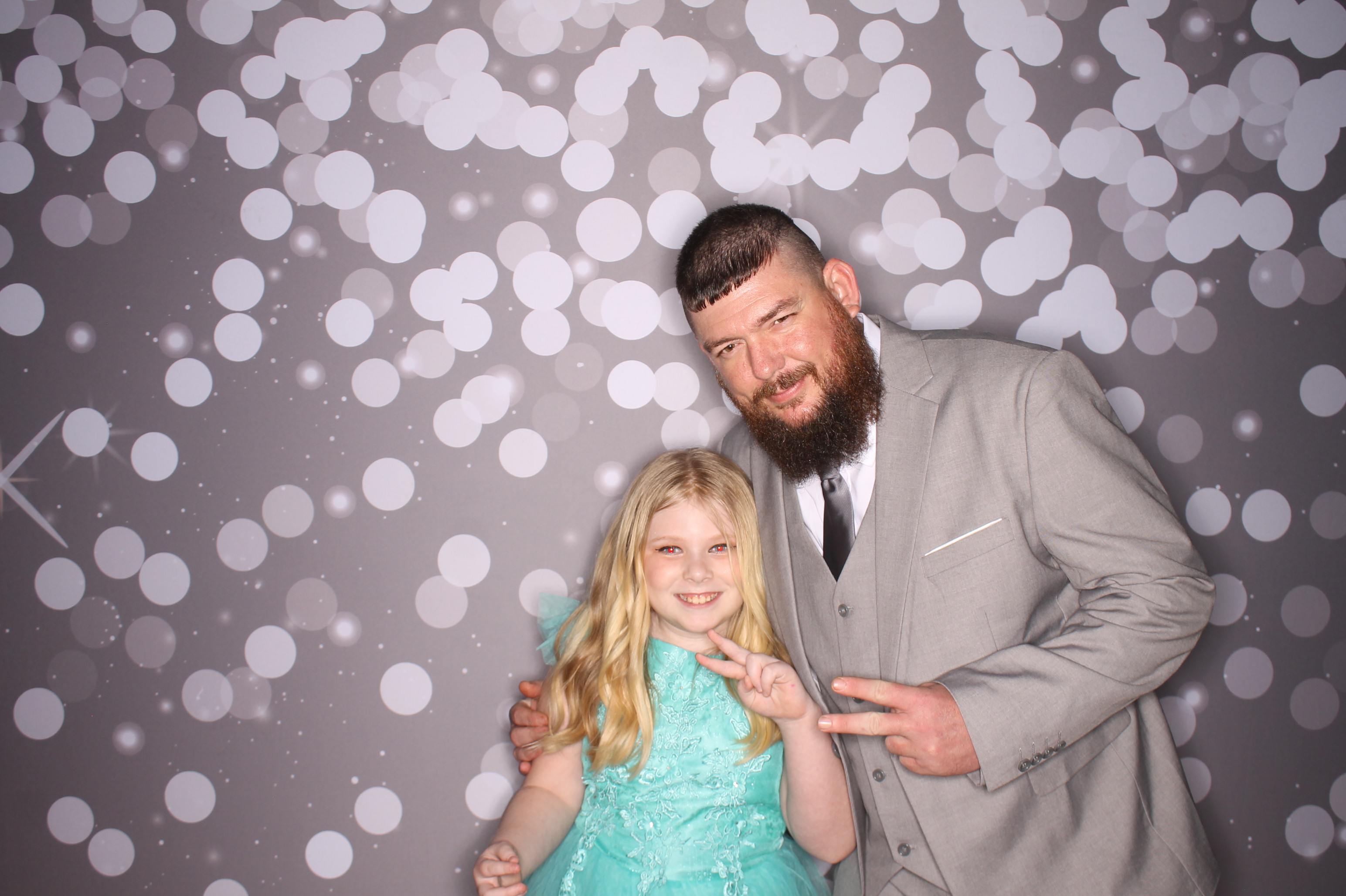 Brookwood Enchanted Father/Daughter Dance | View more photos from the event at gallery.photoboothcincy.com/u/PhotoBoothCincy/Brookwood-Enchanted-FatherDaughter-Dance