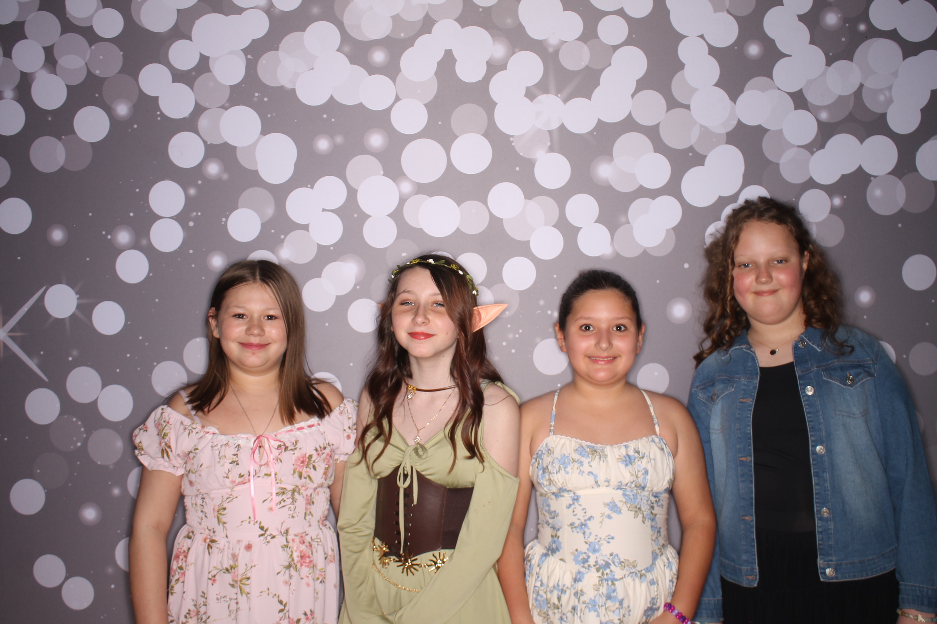 Brookwood Enchanted Father/Daughter Dance | View more photos from the event at gallery.photoboothcincy.com/u/PhotoBoothCincy/Brookwood-Enchanted-FatherDaughter-Dance
