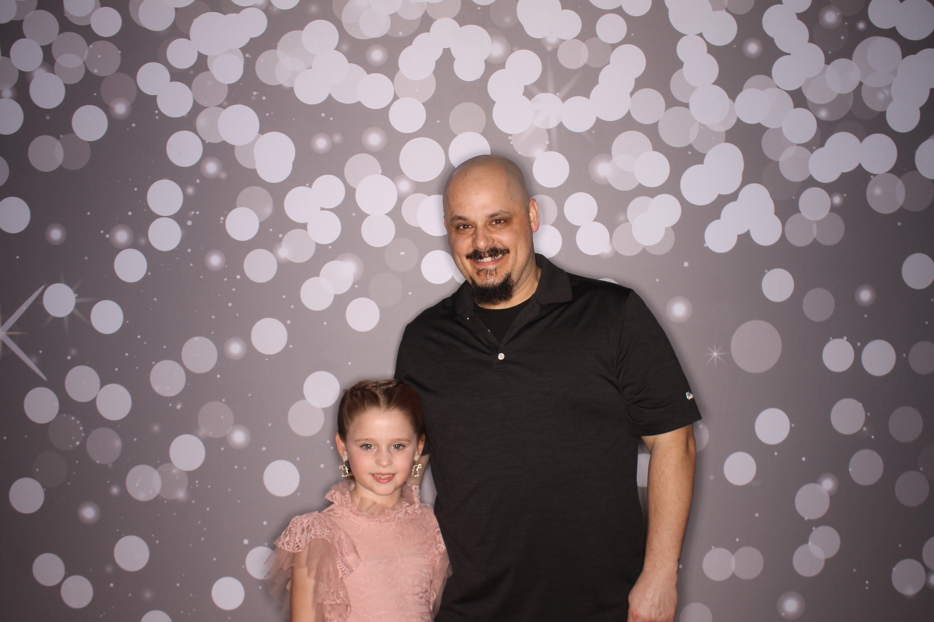 Brookwood Enchanted Father/Daughter Dance | View more photos from the event at gallery.photoboothcincy.com/u/PhotoBoothCincy/Brookwood-Enchanted-FatherDaughter-Dance