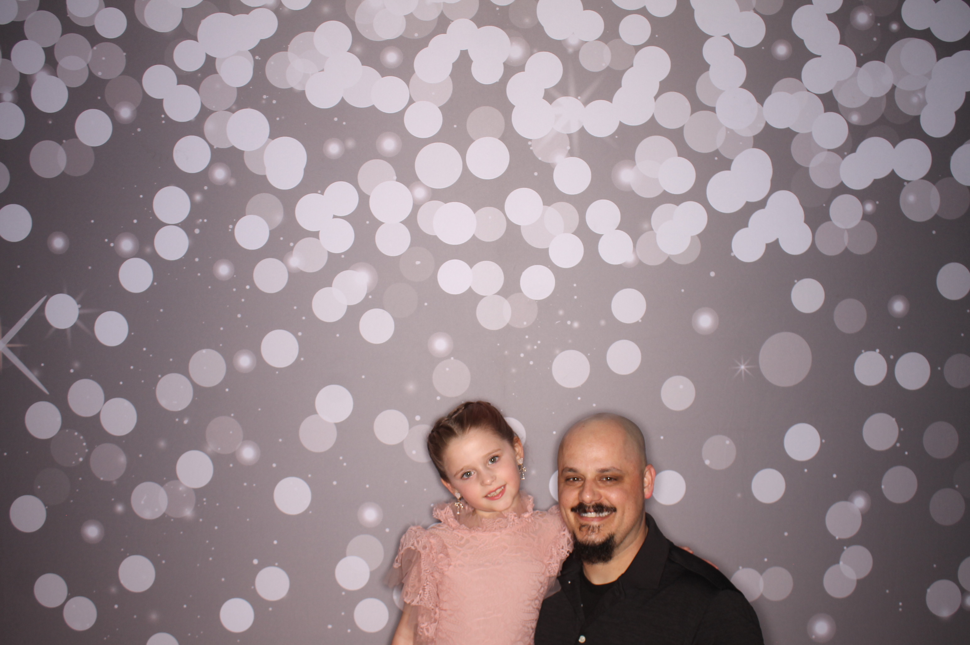 Brookwood Enchanted Father/Daughter Dance | View more photos from the event at gallery.photoboothcincy.com/u/PhotoBoothCincy/Brookwood-Enchanted-FatherDaughter-Dance