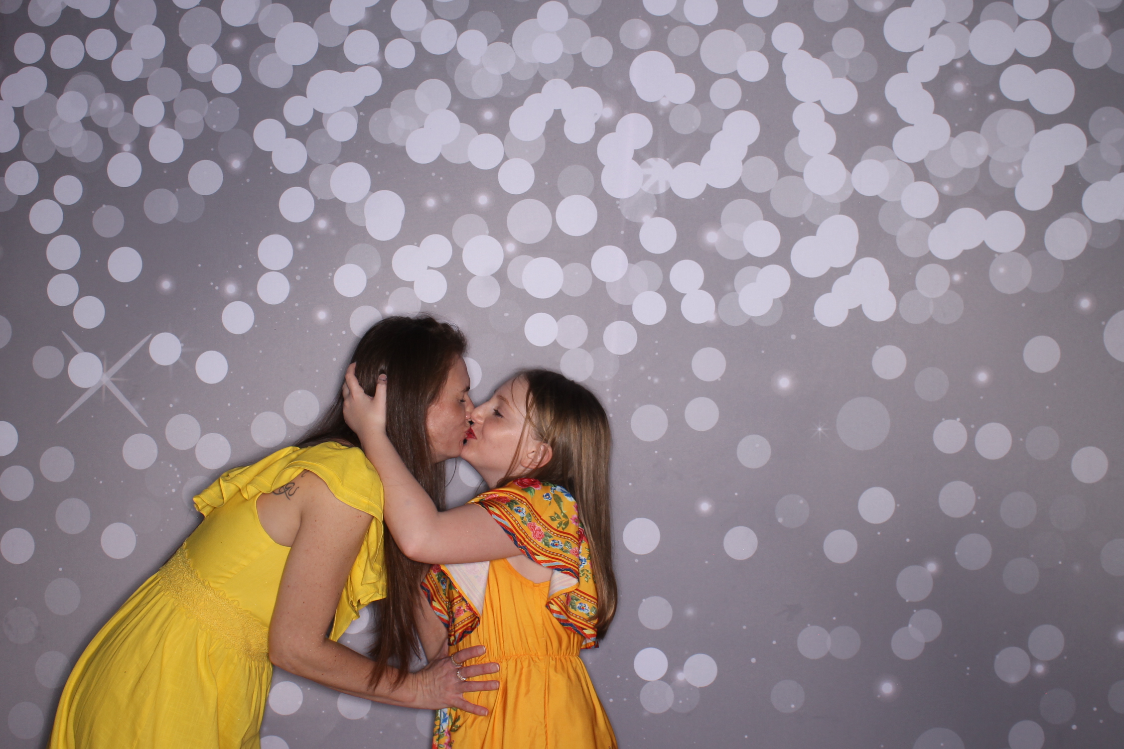 Brookwood Enchanted Father/Daughter Dance | View more photos from the event at gallery.photoboothcincy.com/u/PhotoBoothCincy/Brookwood-Enchanted-FatherDaughter-Dance
