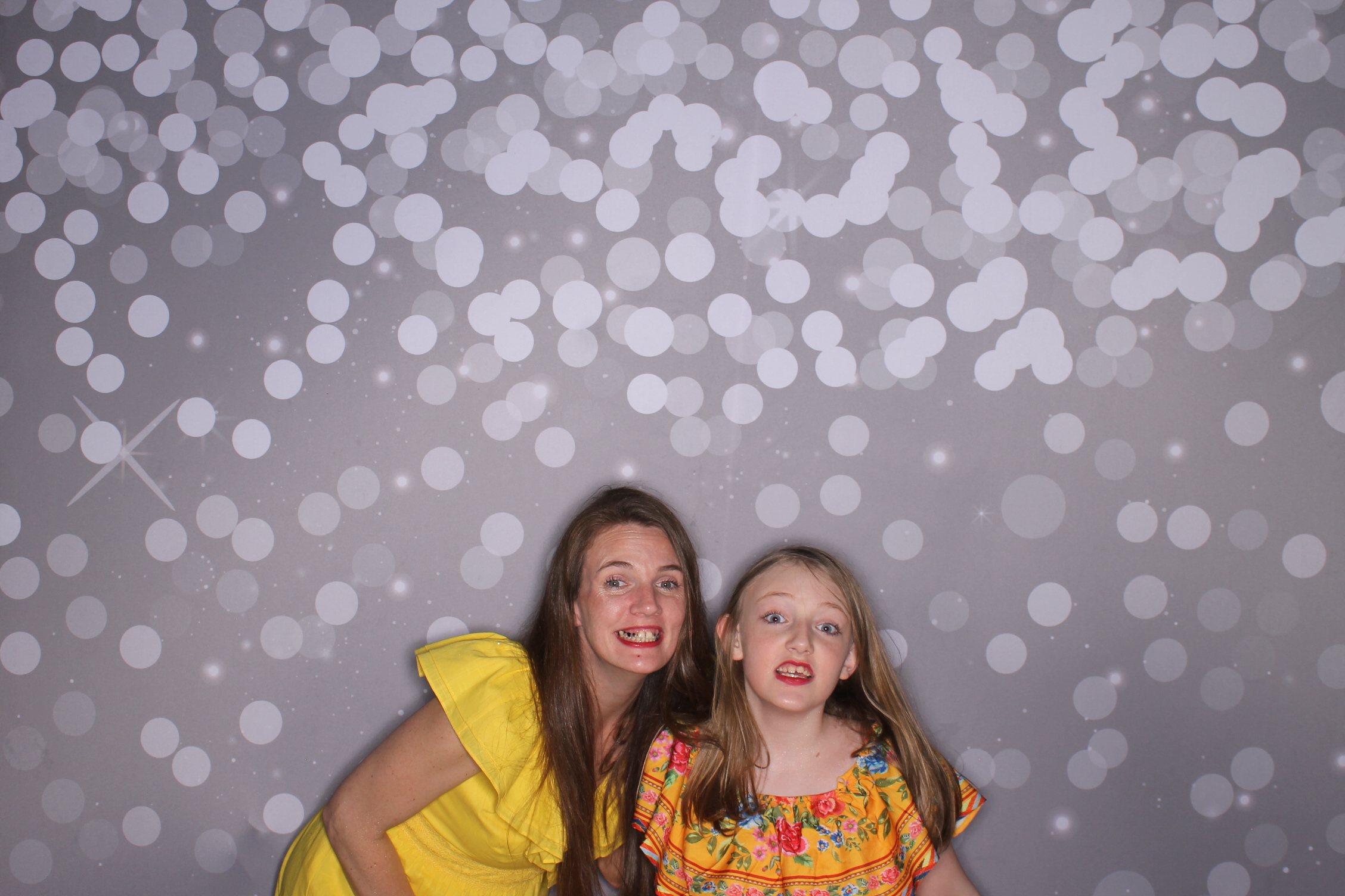 Brookwood Enchanted Father/Daughter Dance | View more photos from the event at gallery.photoboothcincy.com/u/PhotoBoothCincy/Brookwood-Enchanted-FatherDaughter-Dance