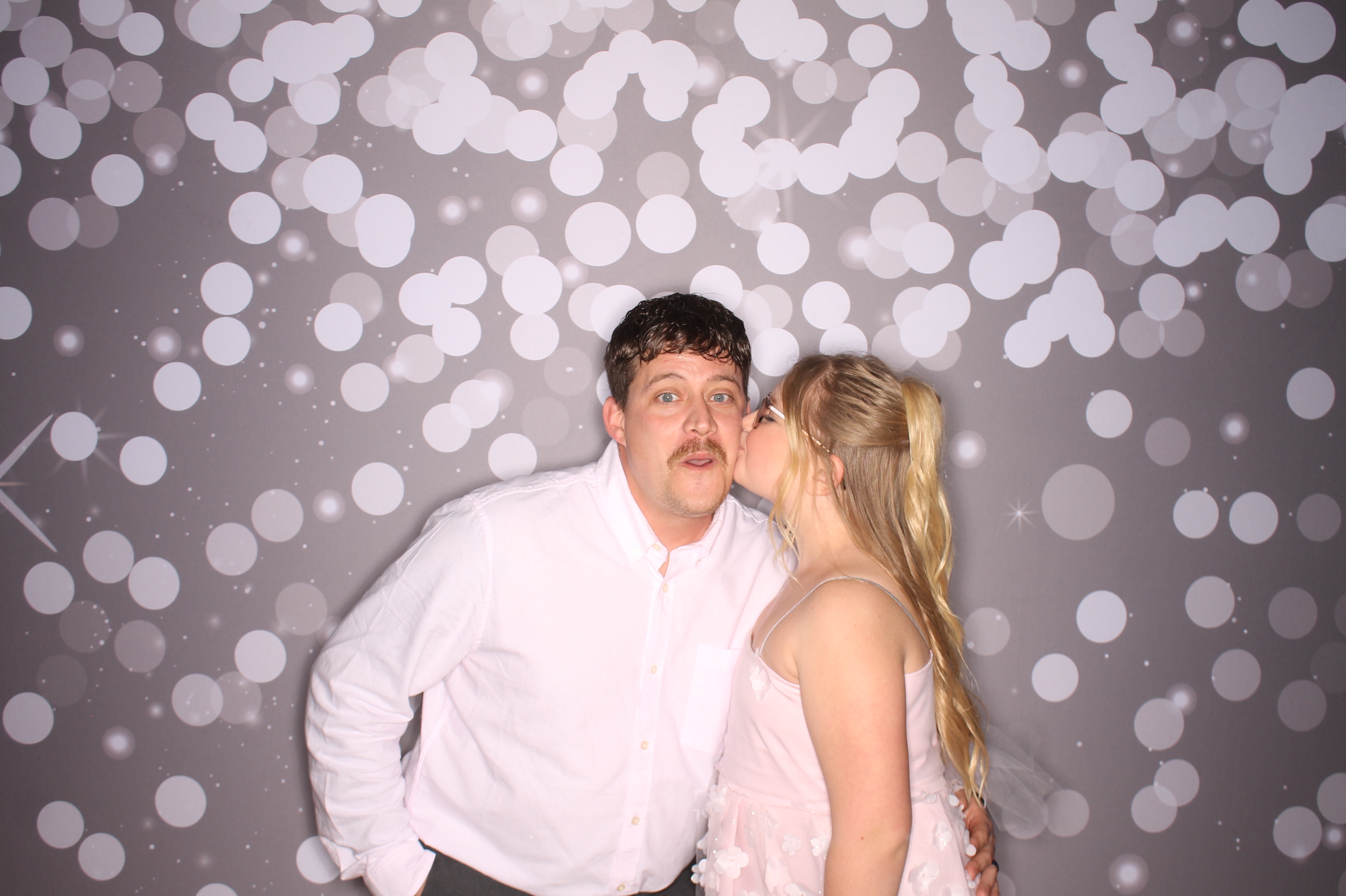 Brookwood Enchanted Father/Daughter Dance | View more photos from the event at gallery.photoboothcincy.com/u/PhotoBoothCincy/Brookwood-Enchanted-FatherDaughter-Dance