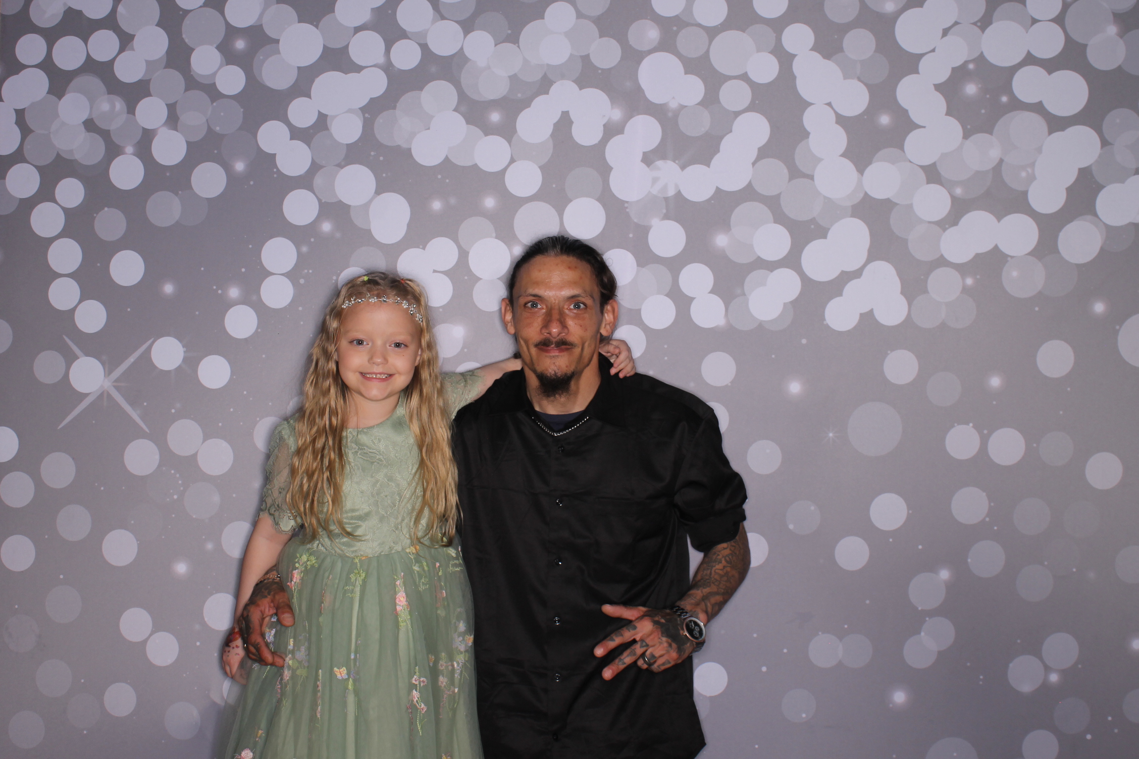 Brookwood Enchanted Father/Daughter Dance | View more photos from the event at gallery.photoboothcincy.com/u/PhotoBoothCincy/Brookwood-Enchanted-FatherDaughter-Dance