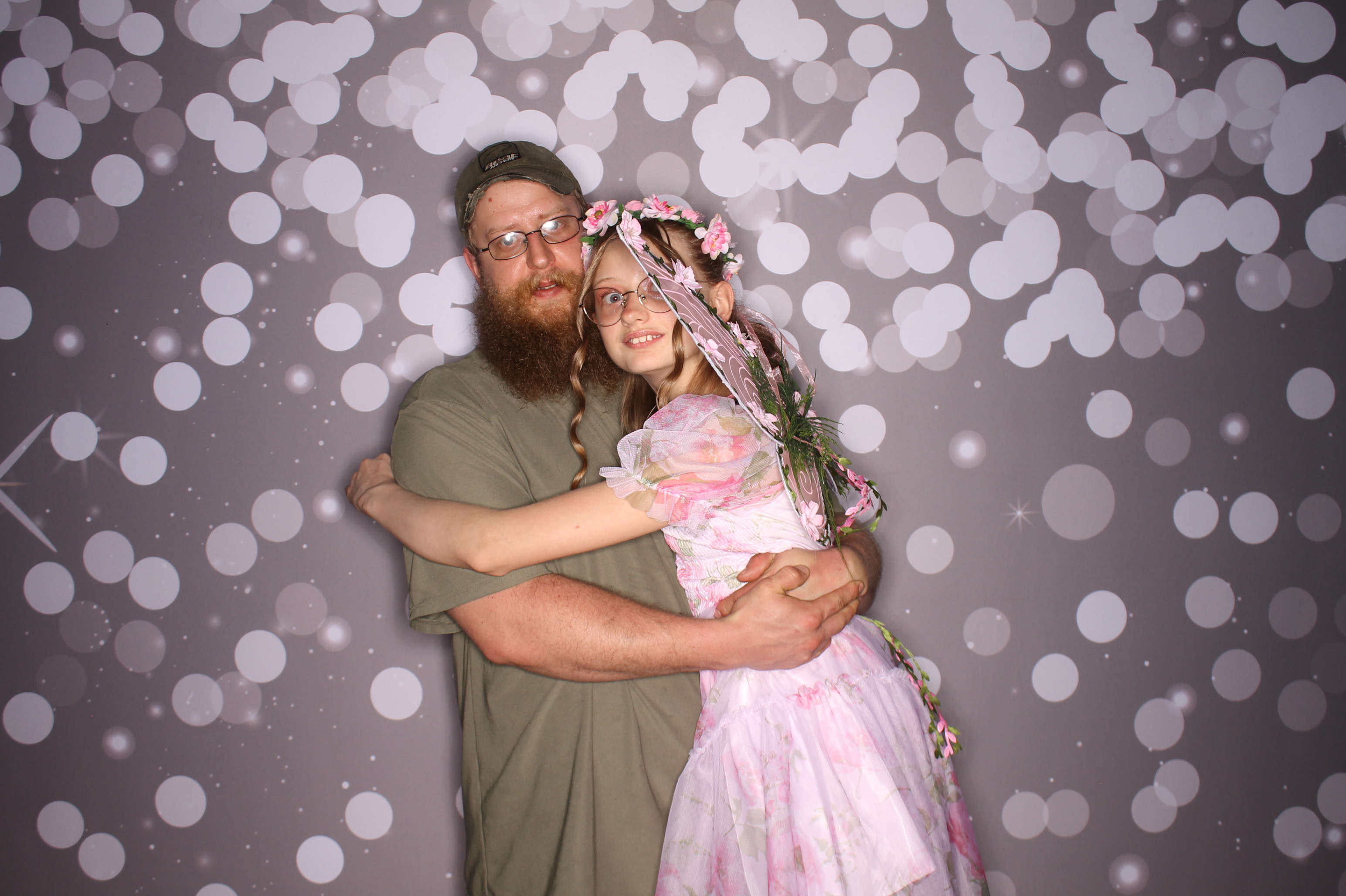 Brookwood Enchanted Father/Daughter Dance | View more photos from the event at gallery.photoboothcincy.com/u/PhotoBoothCincy/Brookwood-Enchanted-FatherDaughter-Dance