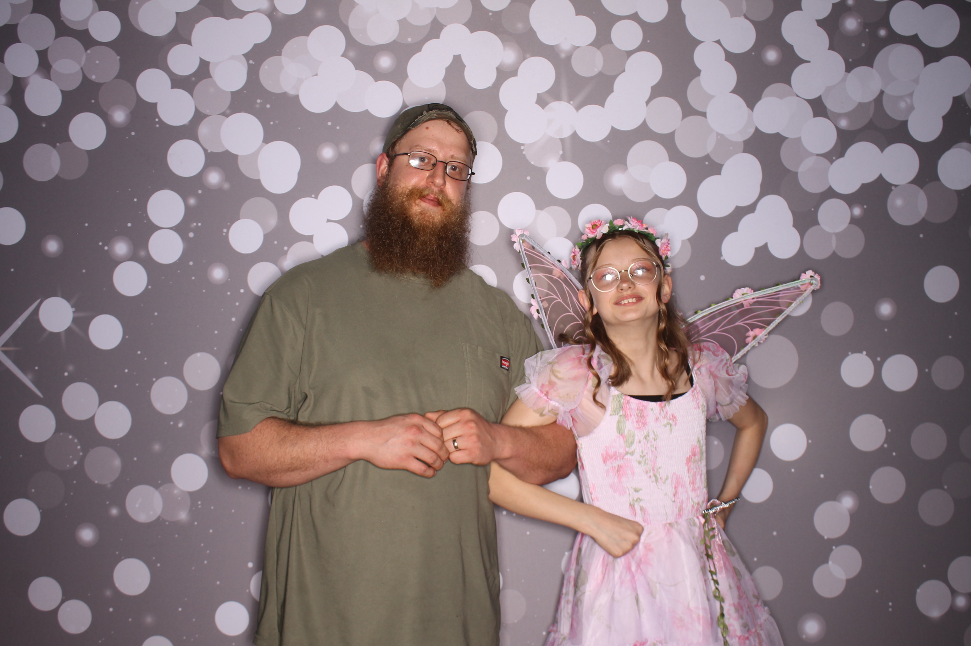 Brookwood Enchanted Father/Daughter Dance | View more photos from the event at gallery.photoboothcincy.com/u/PhotoBoothCincy/Brookwood-Enchanted-FatherDaughter-Dance