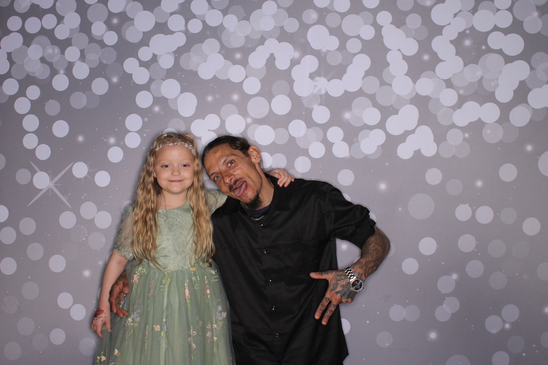 Brookwood Enchanted Father/Daughter Dance | View more photos from the event at gallery.photoboothcincy.com/u/PhotoBoothCincy/Brookwood-Enchanted-FatherDaughter-Dance