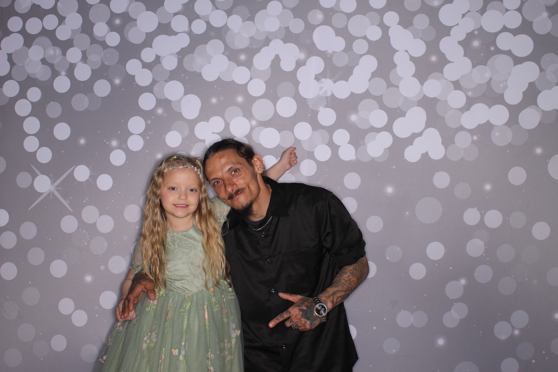 Brookwood Enchanted Father/Daughter Dance | View more photos from the event at gallery.photoboothcincy.com/u/PhotoBoothCincy/Brookwood-Enchanted-FatherDaughter-Dance