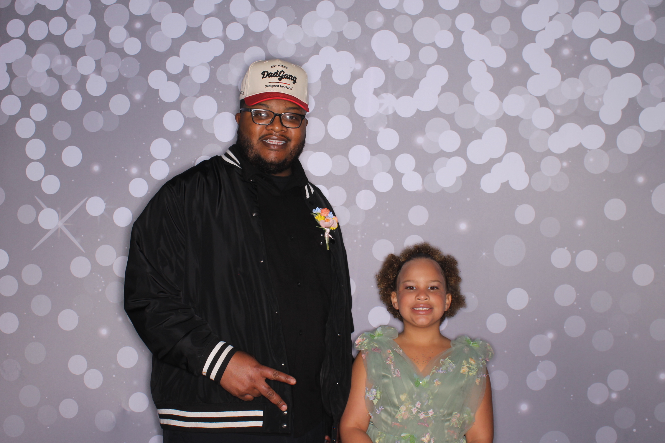 Brookwood Enchanted Father/Daughter Dance | View more photos from the event at gallery.photoboothcincy.com/u/PhotoBoothCincy/Brookwood-Enchanted-FatherDaughter-Dance