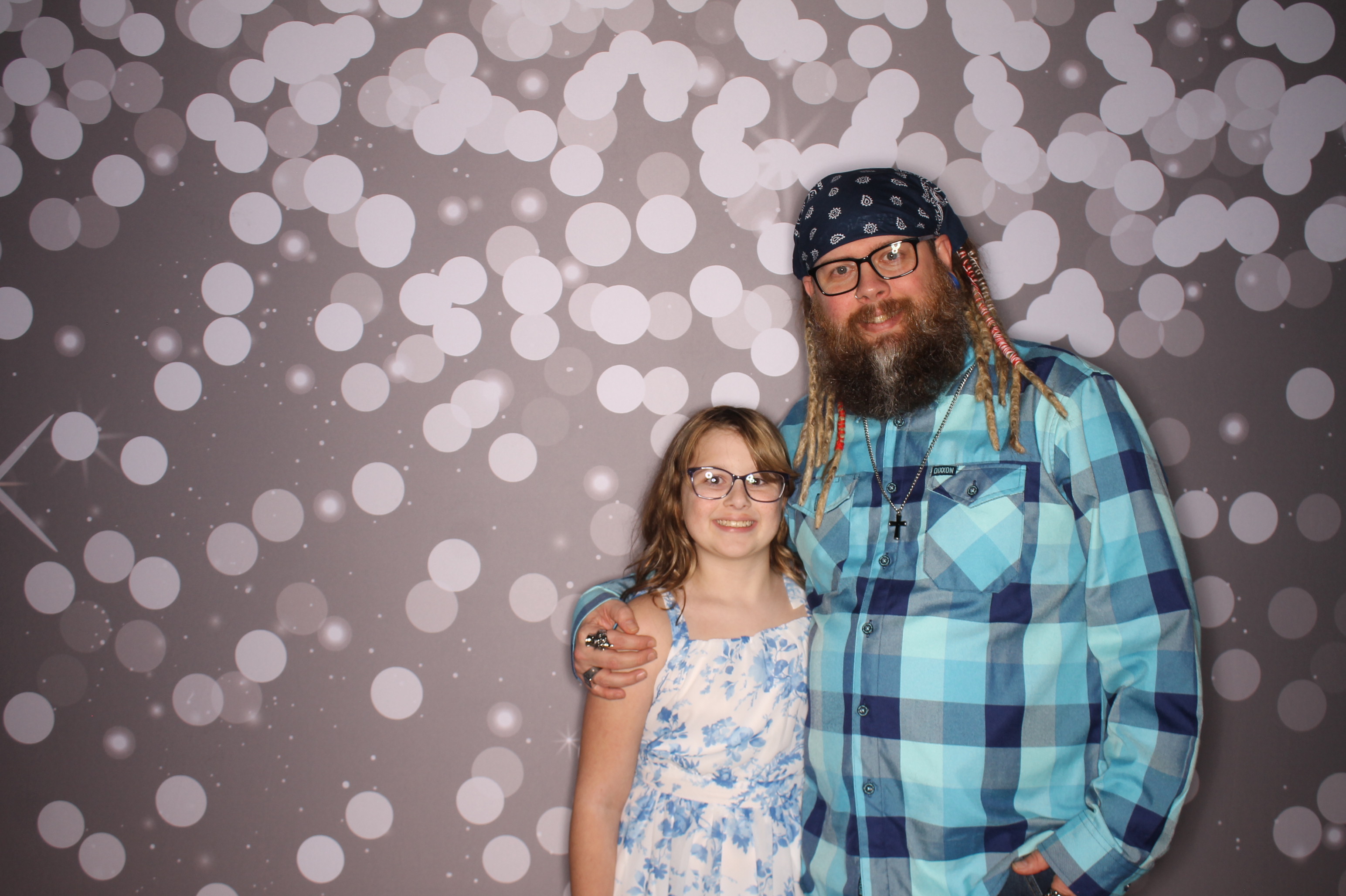 Brookwood Enchanted Father/Daughter Dance | View more photos from the event at gallery.photoboothcincy.com/u/PhotoBoothCincy/Brookwood-Enchanted-FatherDaughter-Dance