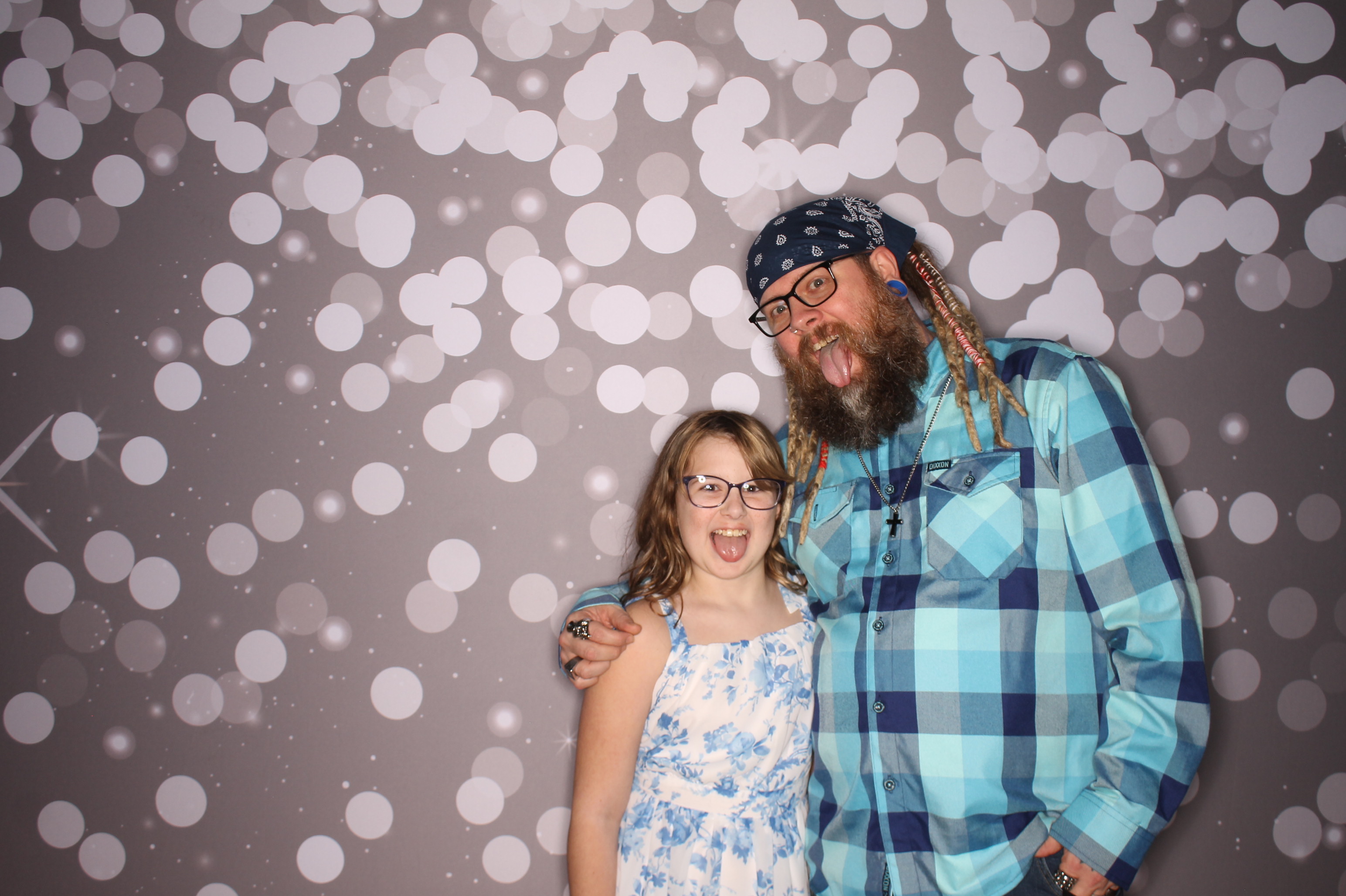 Brookwood Enchanted Father/Daughter Dance | View more photos from the event at gallery.photoboothcincy.com/u/PhotoBoothCincy/Brookwood-Enchanted-FatherDaughter-Dance
