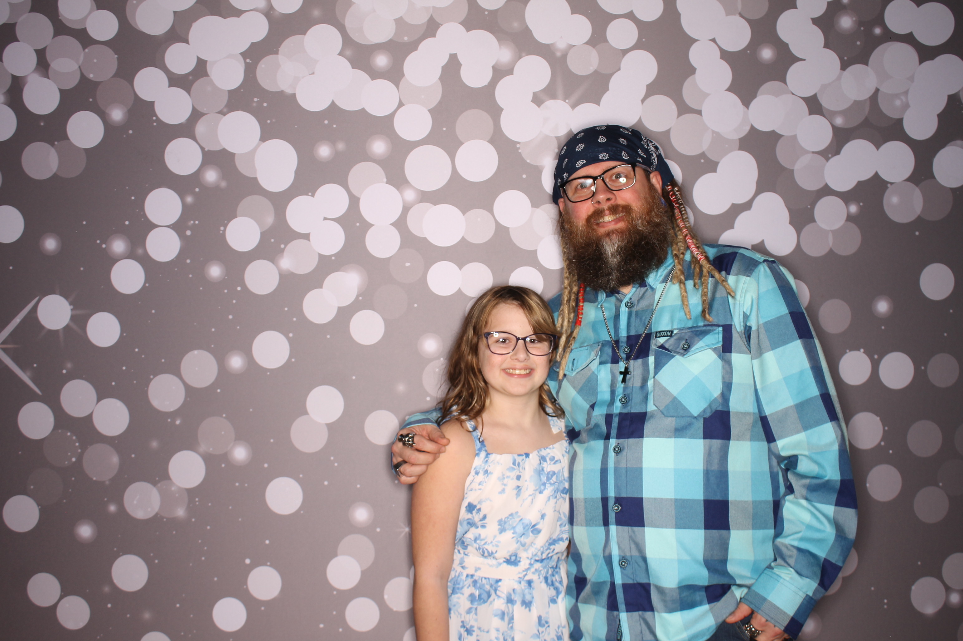 Brookwood Enchanted Father/Daughter Dance | View more photos from the event at gallery.photoboothcincy.com/u/PhotoBoothCincy/Brookwood-Enchanted-FatherDaughter-Dance