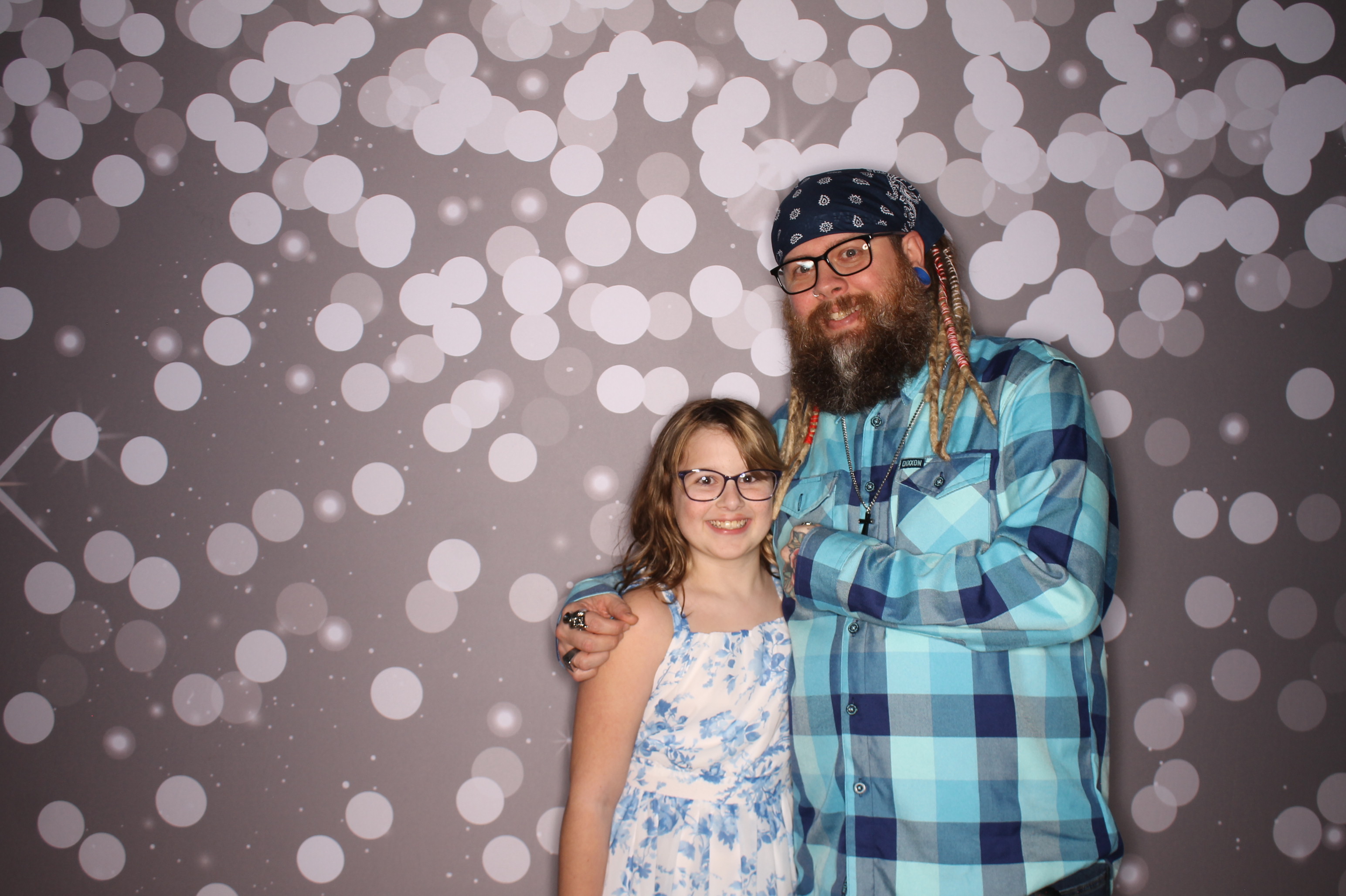 Brookwood Enchanted Father/Daughter Dance | View more photos from the event at gallery.photoboothcincy.com/u/PhotoBoothCincy/Brookwood-Enchanted-FatherDaughter-Dance