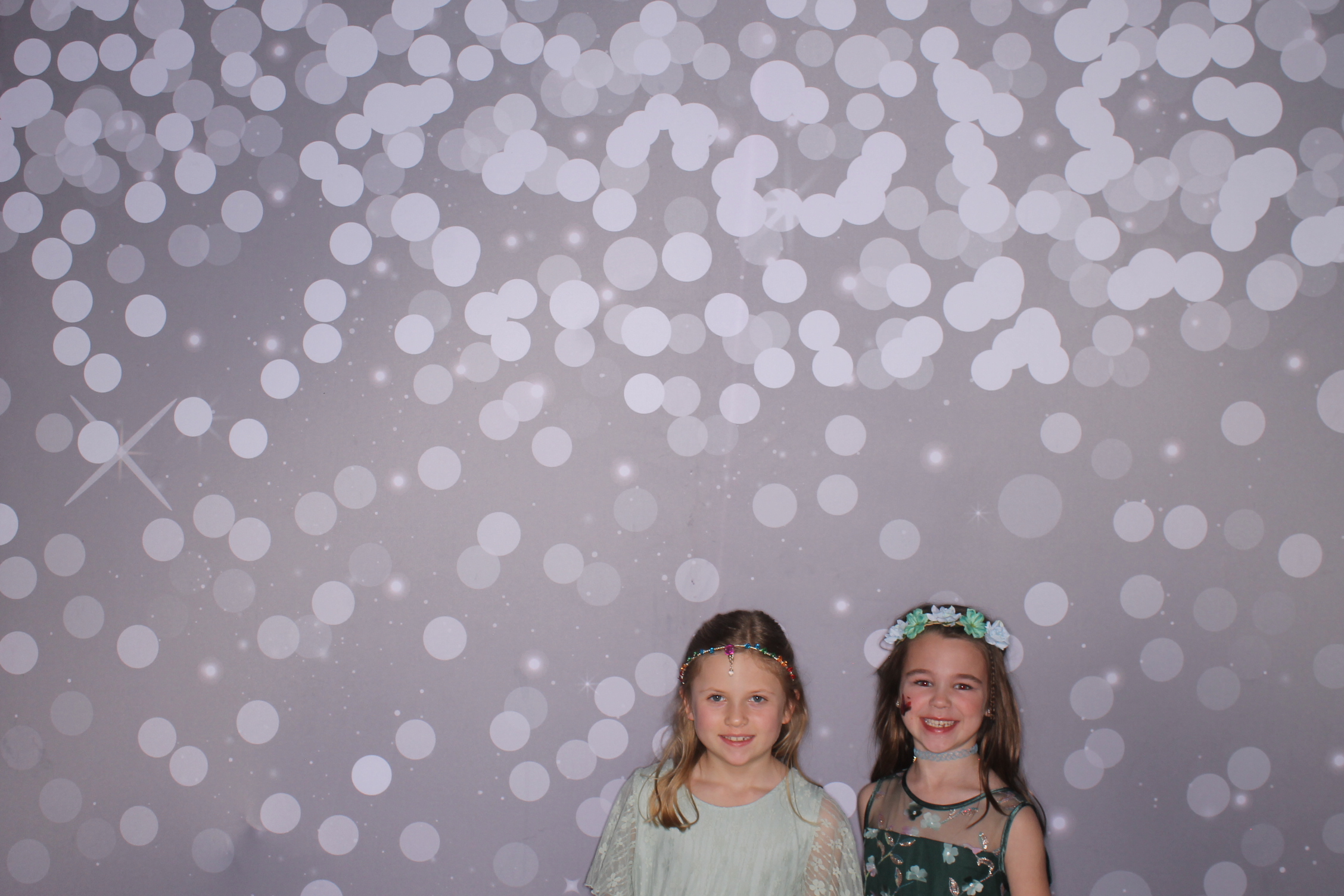 Brookwood Enchanted Father/Daughter Dance | View more photos from the event at gallery.photoboothcincy.com/u/PhotoBoothCincy/Brookwood-Enchanted-FatherDaughter-Dance