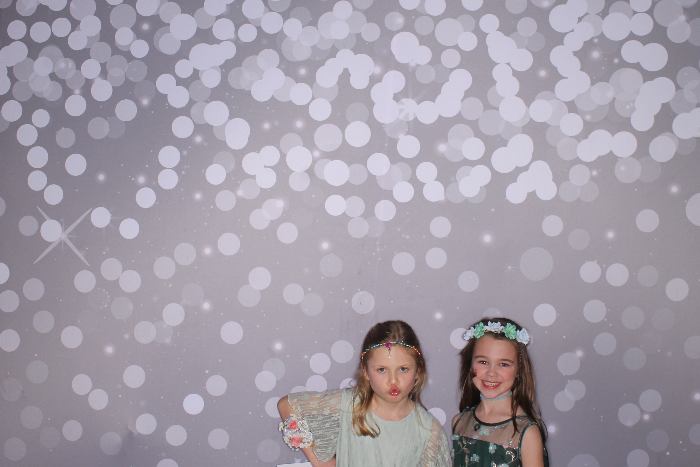 Brookwood Enchanted Father/Daughter Dance | View more photos from the event at gallery.photoboothcincy.com/u/PhotoBoothCincy/Brookwood-Enchanted-FatherDaughter-Dance