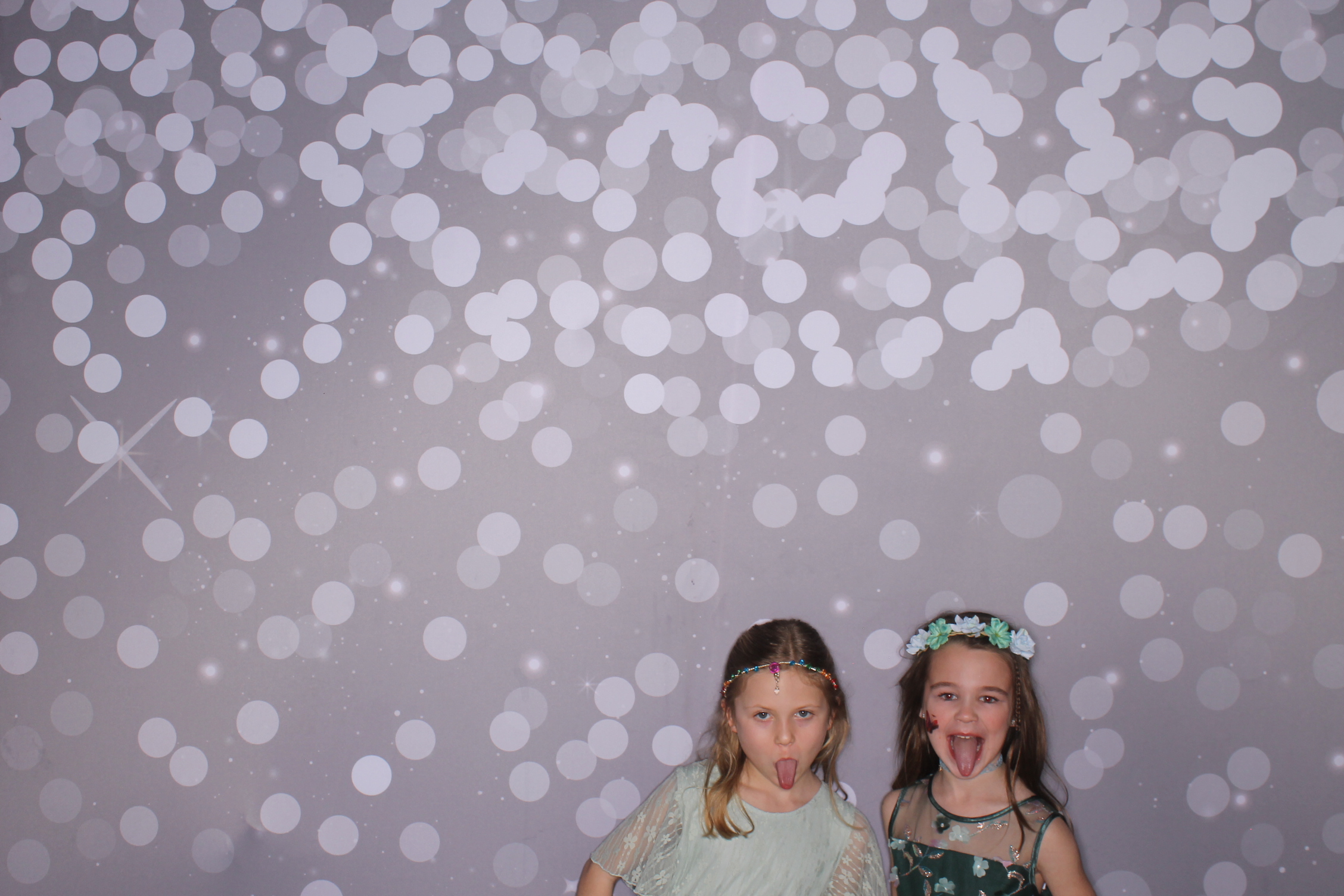 Brookwood Enchanted Father/Daughter Dance | View more photos from the event at gallery.photoboothcincy.com/u/PhotoBoothCincy/Brookwood-Enchanted-FatherDaughter-Dance