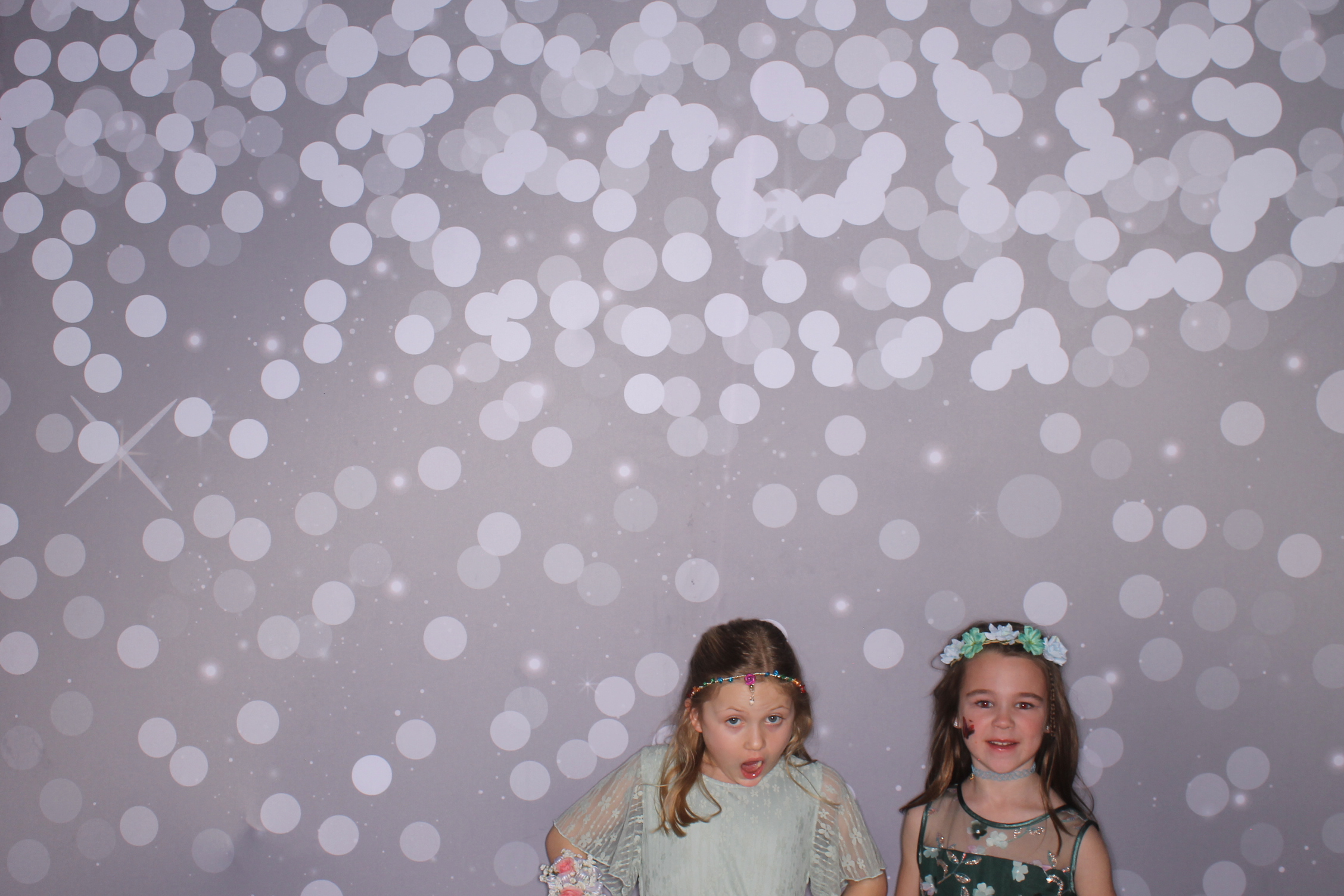 Brookwood Enchanted Father/Daughter Dance | View more photos from the event at gallery.photoboothcincy.com/u/PhotoBoothCincy/Brookwood-Enchanted-FatherDaughter-Dance