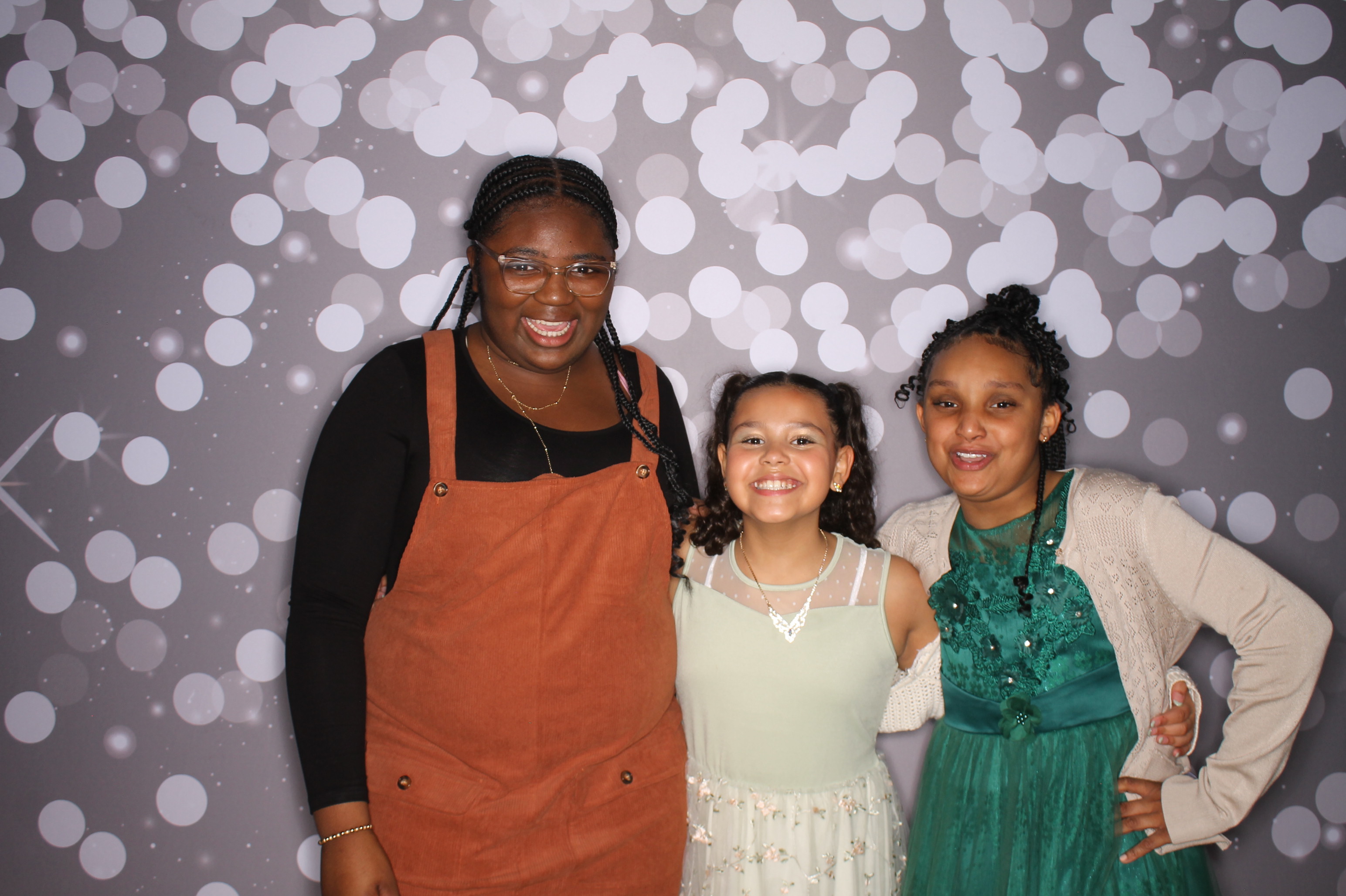 Brookwood Enchanted Father/Daughter Dance | View more photos from the event at gallery.photoboothcincy.com/u/PhotoBoothCincy/Brookwood-Enchanted-FatherDaughter-Dance