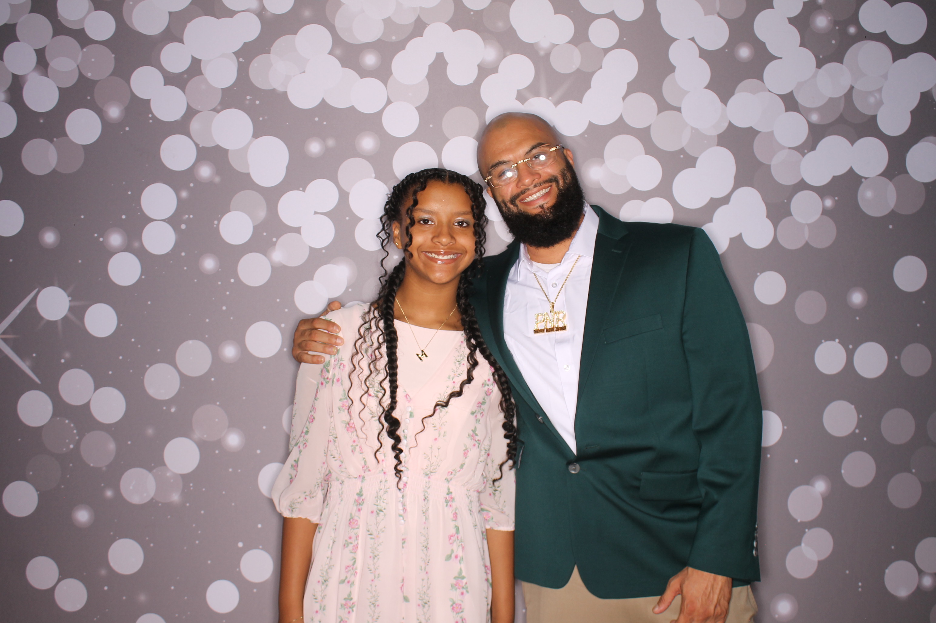 Brookwood Enchanted Father/Daughter Dance | View more photos from the event at gallery.photoboothcincy.com/u/PhotoBoothCincy/Brookwood-Enchanted-FatherDaughter-Dance