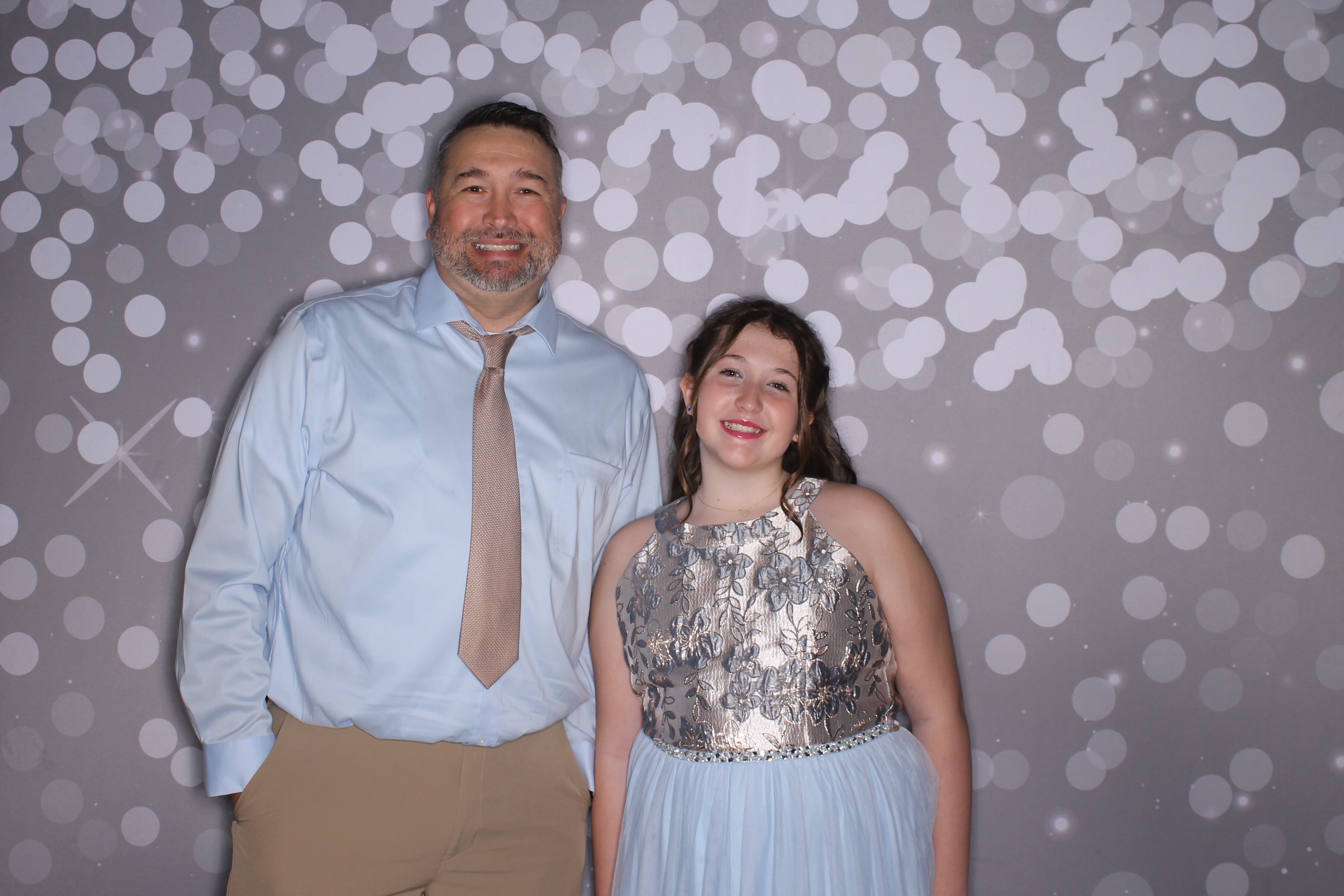 Brookwood Enchanted Father/Daughter Dance | View more photos from the event at gallery.photoboothcincy.com/u/PhotoBoothCincy/Brookwood-Enchanted-FatherDaughter-Dance