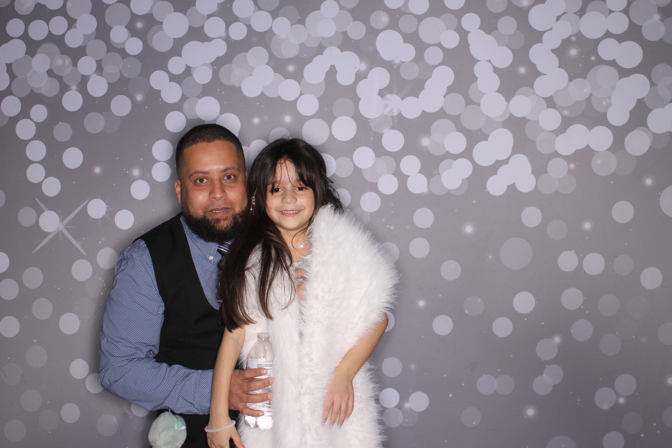Brookwood Enchanted Father/Daughter Dance | View more photos from the event at gallery.photoboothcincy.com/u/PhotoBoothCincy/Brookwood-Enchanted-FatherDaughter-Dance