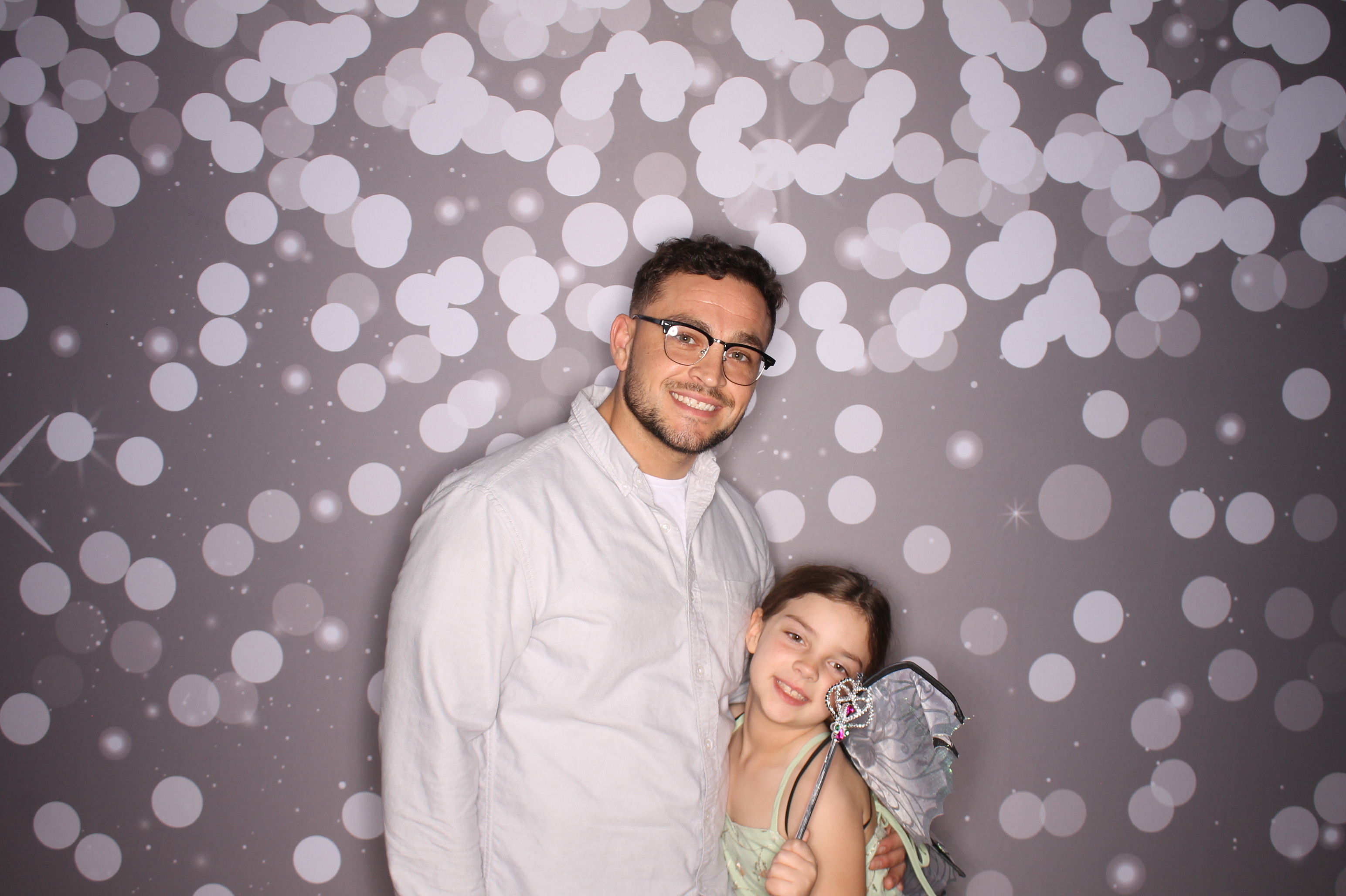 Brookwood Enchanted Father/Daughter Dance | View more photos from the event at gallery.photoboothcincy.com/u/PhotoBoothCincy/Brookwood-Enchanted-FatherDaughter-Dance