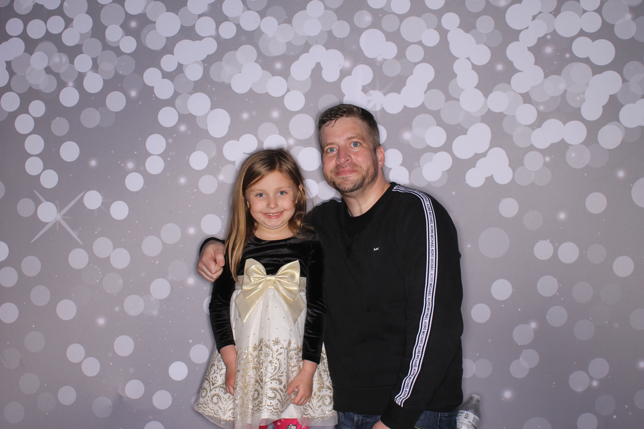 Brookwood Enchanted Father/Daughter Dance | View more photos from the event at gallery.photoboothcincy.com/u/PhotoBoothCincy/Brookwood-Enchanted-FatherDaughter-Dance