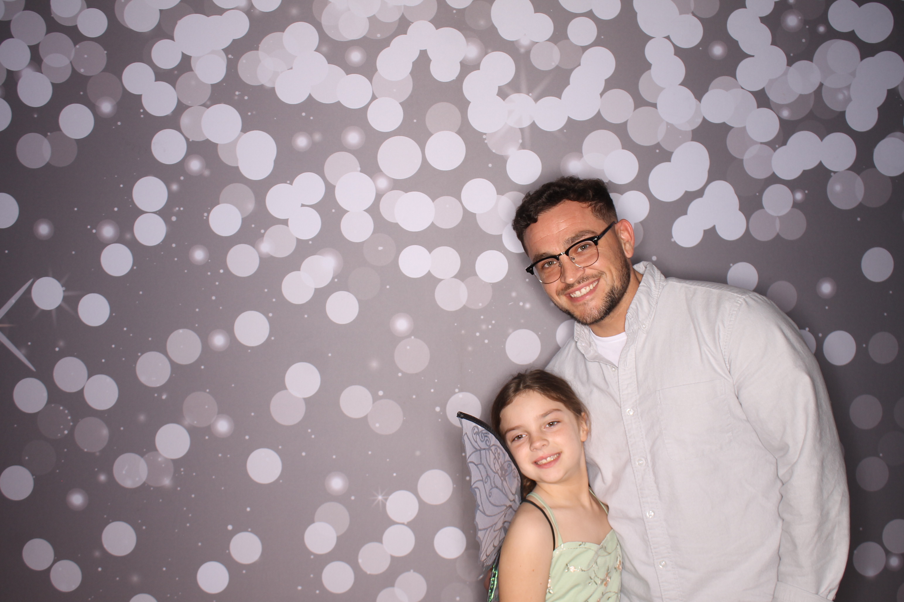Brookwood Enchanted Father/Daughter Dance | View more photos from the event at gallery.photoboothcincy.com/u/PhotoBoothCincy/Brookwood-Enchanted-FatherDaughter-Dance