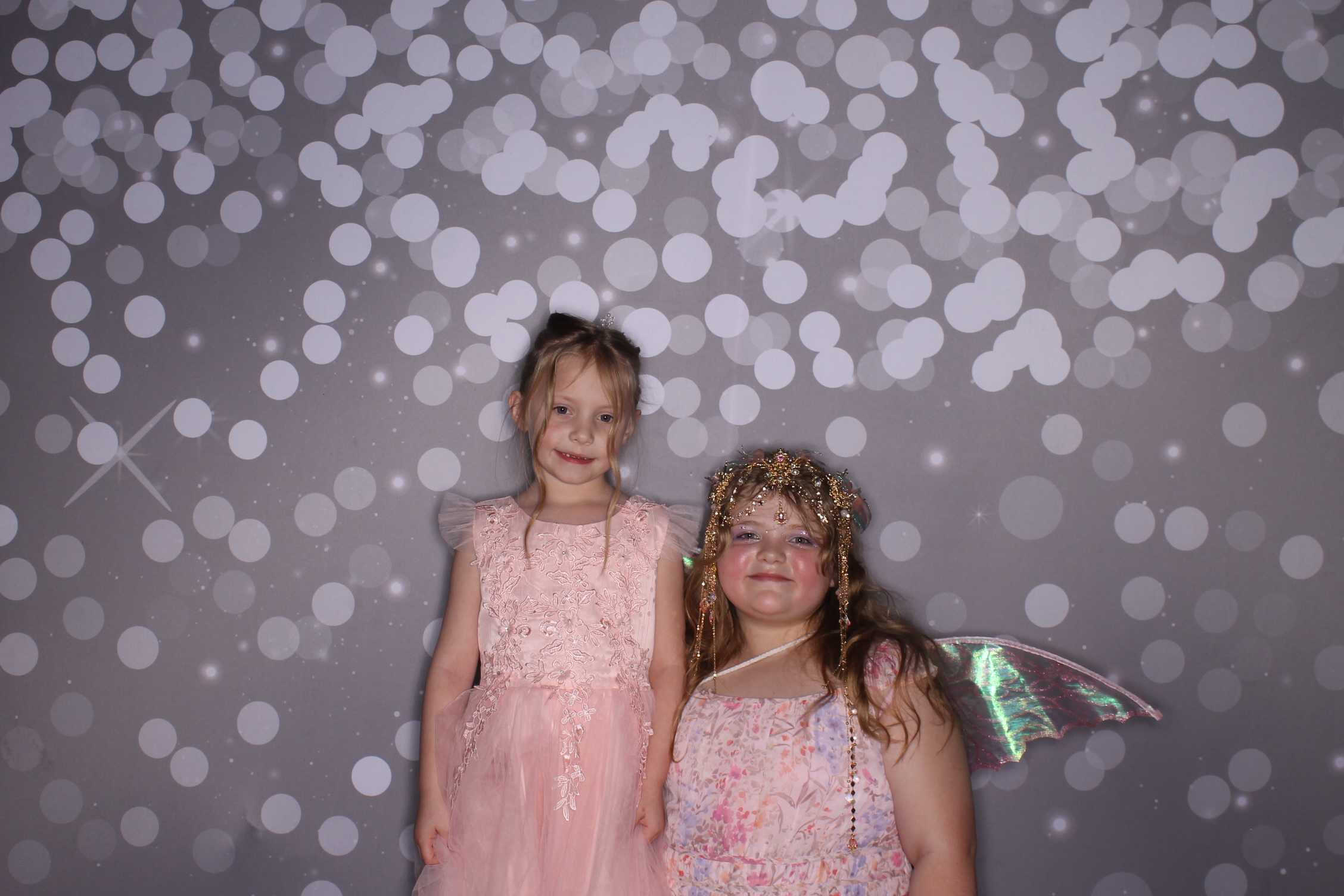 Brookwood Enchanted Father/Daughter Dance | View more photos from the event at gallery.photoboothcincy.com/u/PhotoBoothCincy/Brookwood-Enchanted-FatherDaughter-Dance