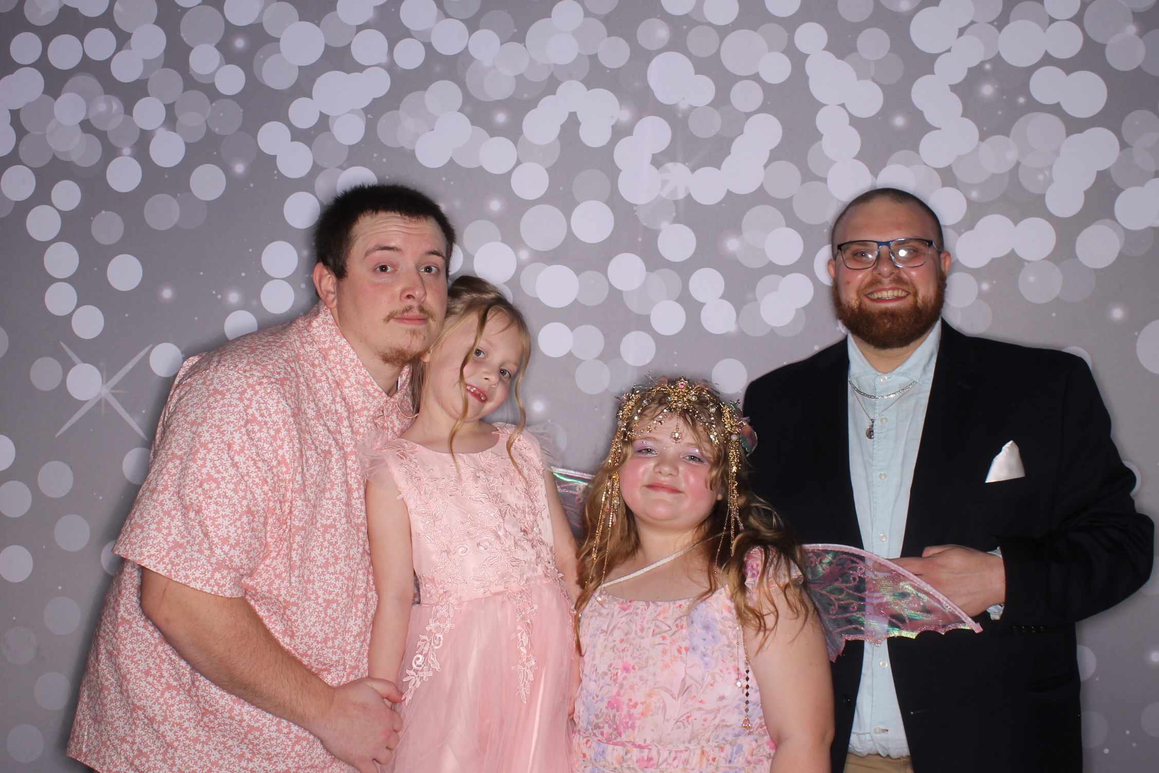 Brookwood Enchanted Father/Daughter Dance | View more photos from the event at gallery.photoboothcincy.com/u/PhotoBoothCincy/Brookwood-Enchanted-FatherDaughter-Dance