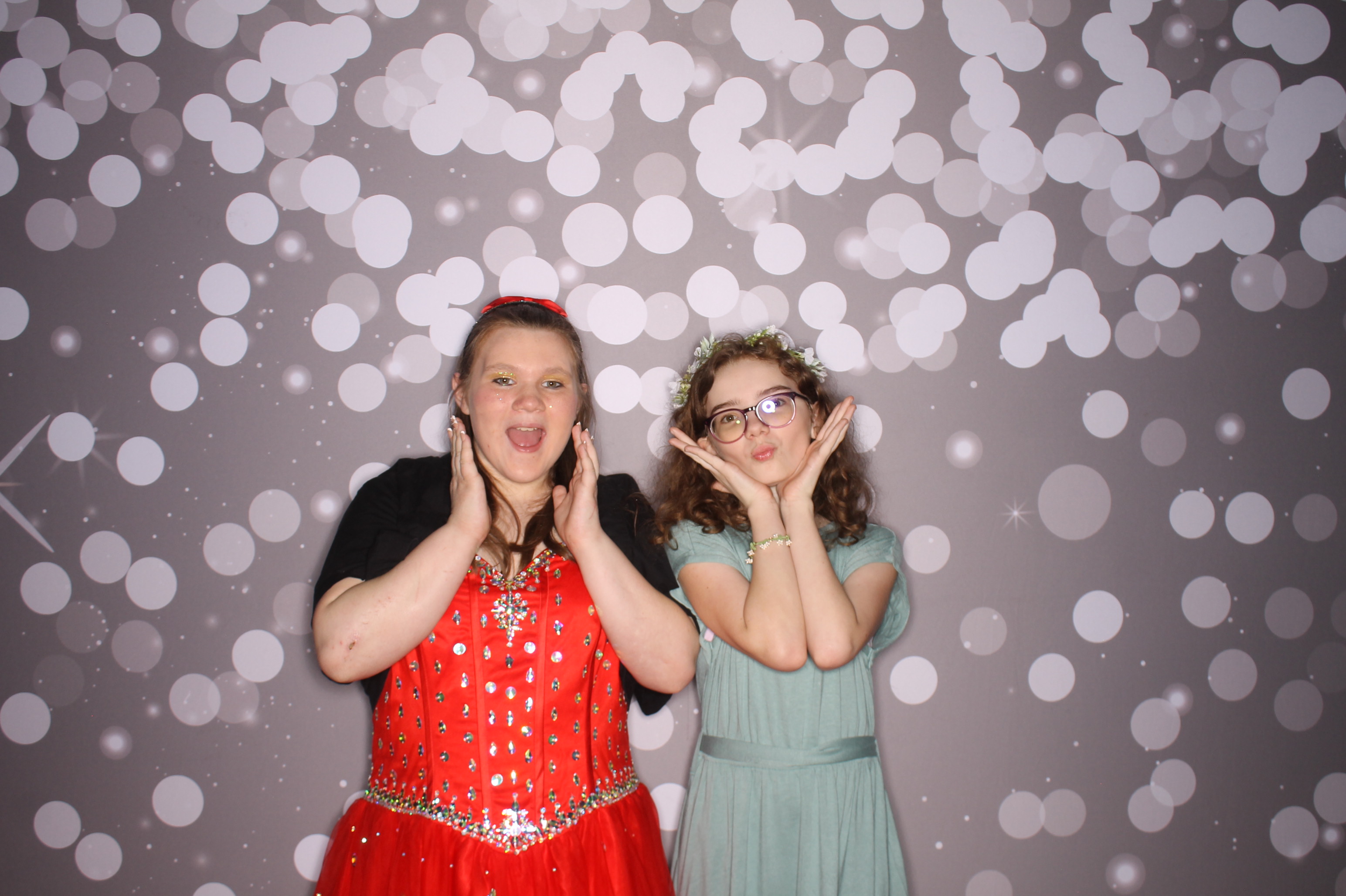 Brookwood Enchanted Father/Daughter Dance | View more photos from the event at gallery.photoboothcincy.com/u/PhotoBoothCincy/Brookwood-Enchanted-FatherDaughter-Dance