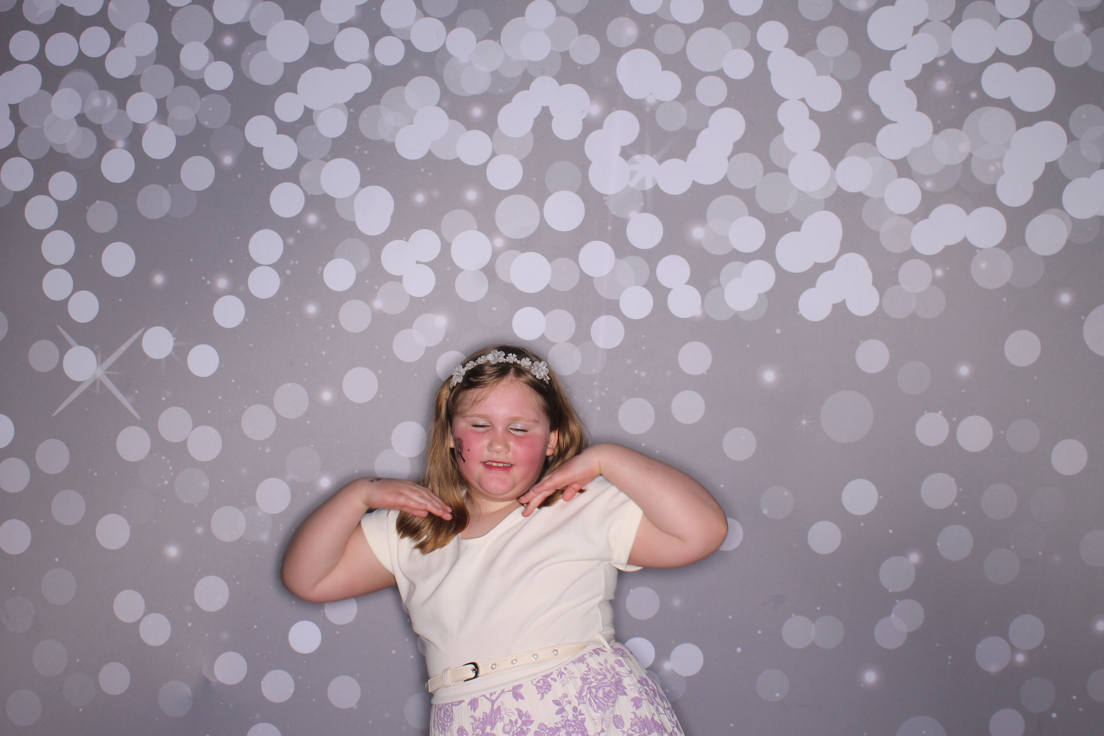Brookwood Enchanted Father/Daughter Dance | View more photos from the event at gallery.photoboothcincy.com/u/PhotoBoothCincy/Brookwood-Enchanted-FatherDaughter-Dance