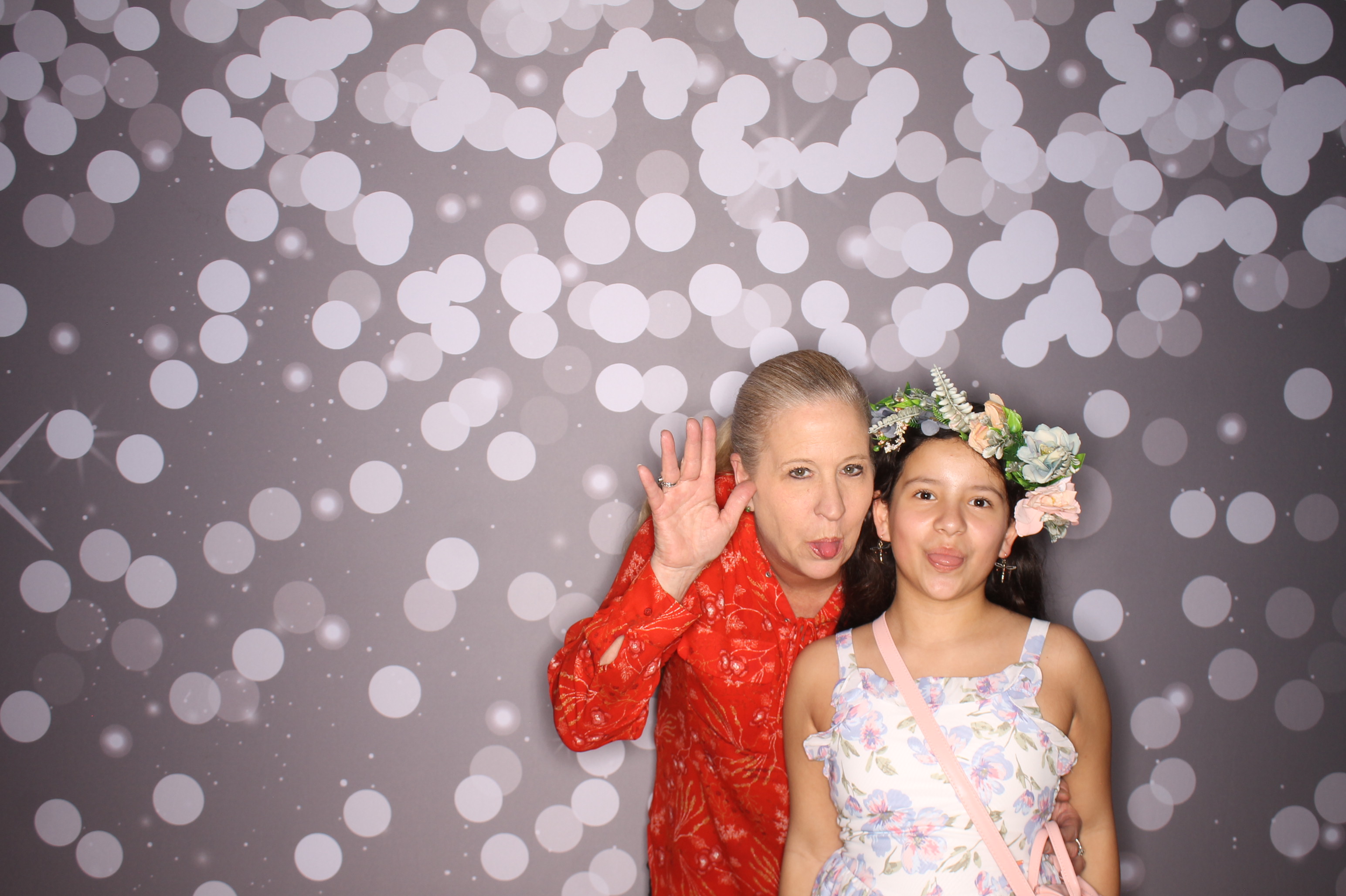 Brookwood Enchanted Father/Daughter Dance | View more photos from the event at gallery.photoboothcincy.com/u/PhotoBoothCincy/Brookwood-Enchanted-FatherDaughter-Dance