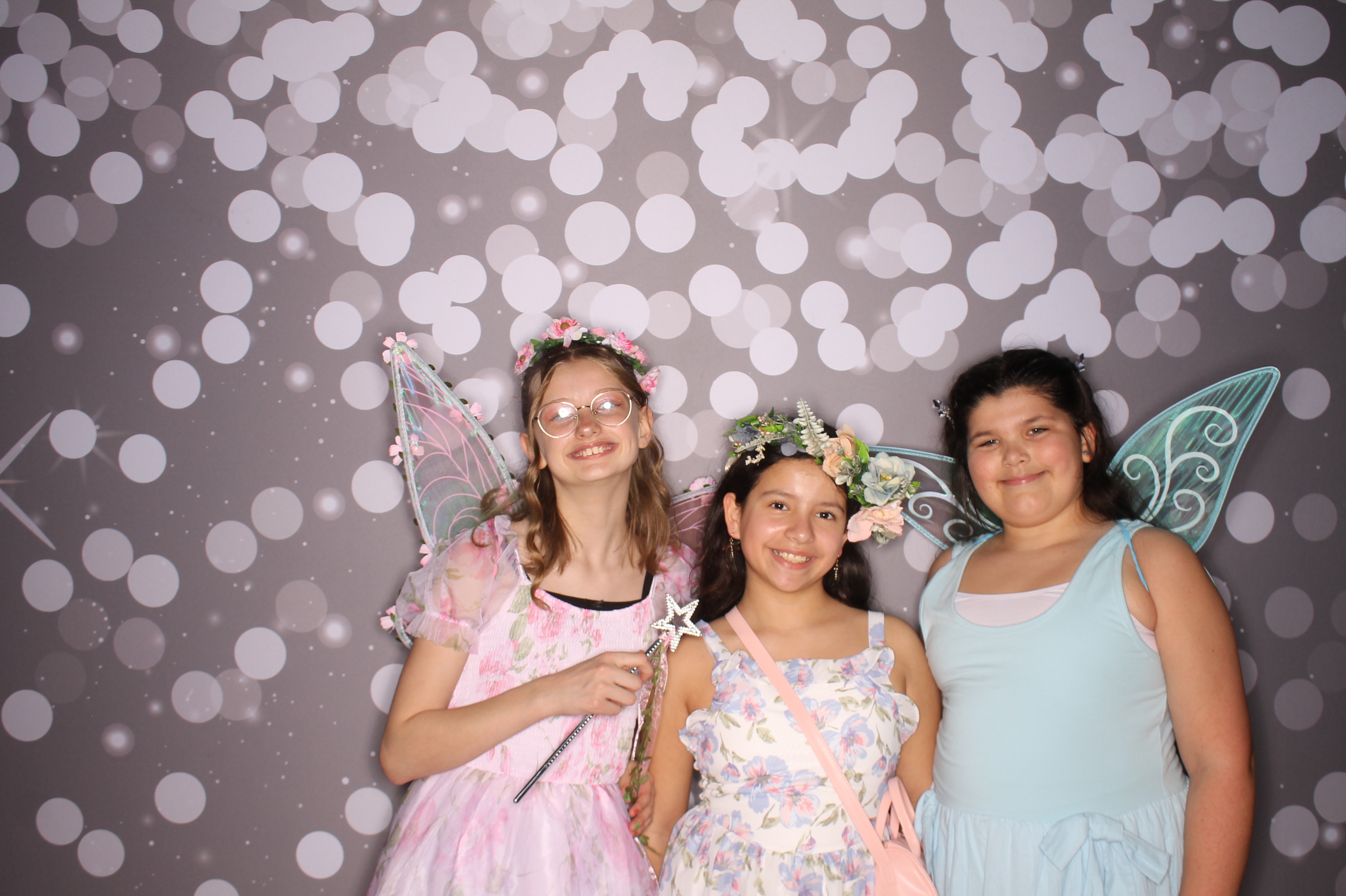 Brookwood Enchanted Father/Daughter Dance | View more photos from the event at gallery.photoboothcincy.com/u/PhotoBoothCincy/Brookwood-Enchanted-FatherDaughter-Dance