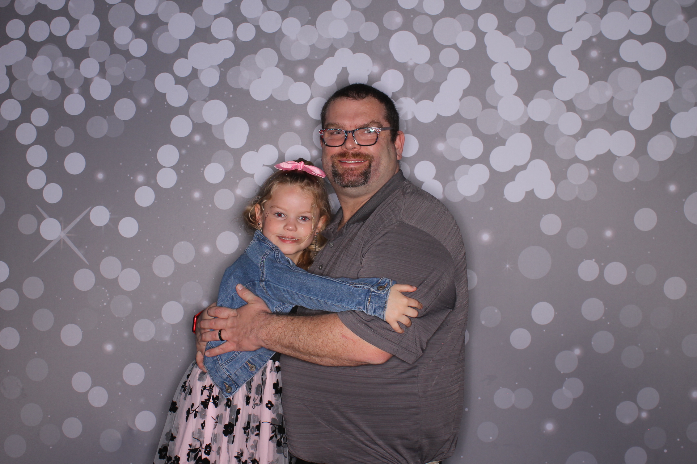 Brookwood Enchanted Father/Daughter Dance | View more photos from the event at gallery.photoboothcincy.com/u/PhotoBoothCincy/Brookwood-Enchanted-FatherDaughter-Dance