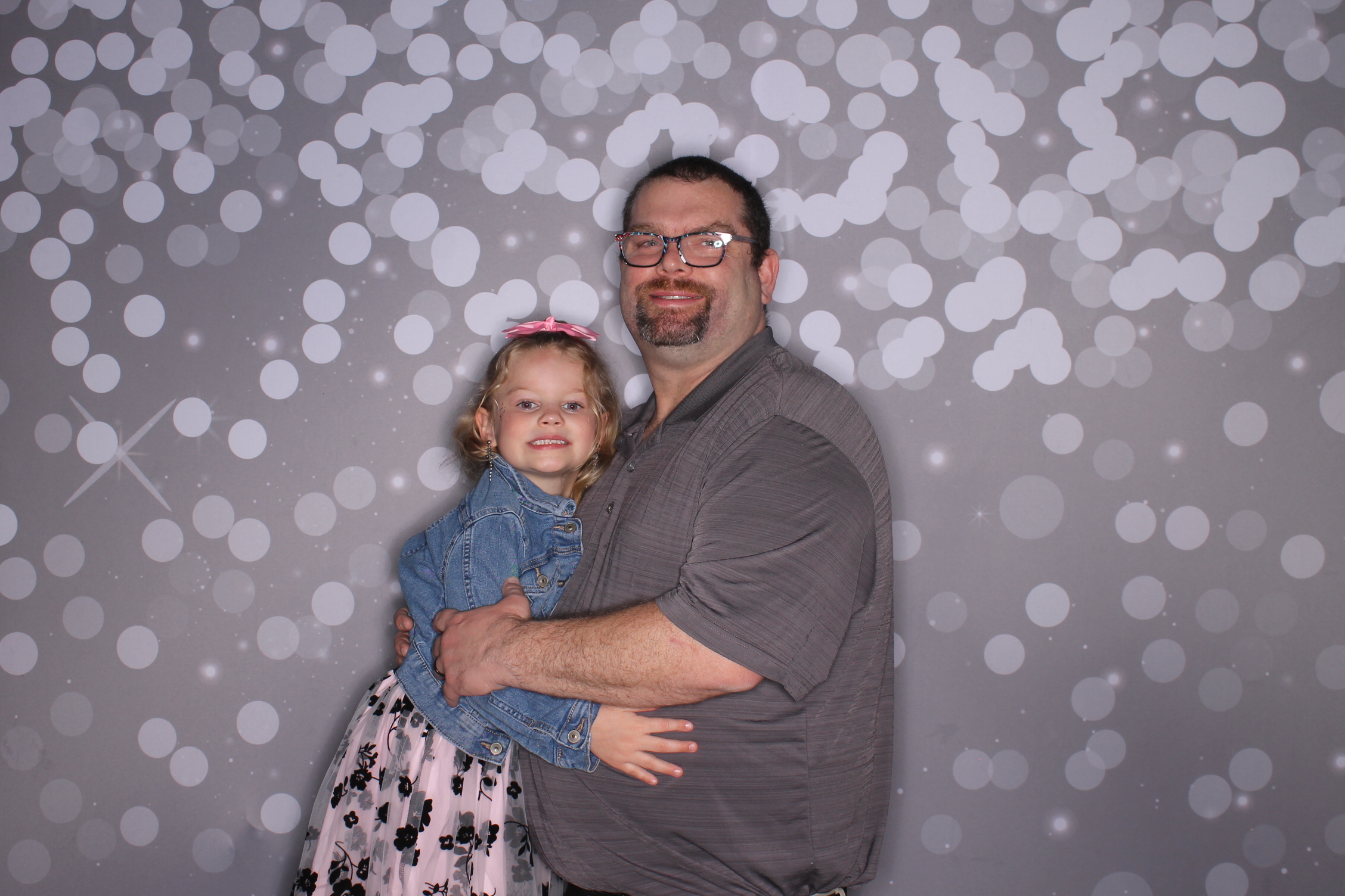 Brookwood Enchanted Father/Daughter Dance | View more photos from the event at gallery.photoboothcincy.com/u/PhotoBoothCincy/Brookwood-Enchanted-FatherDaughter-Dance