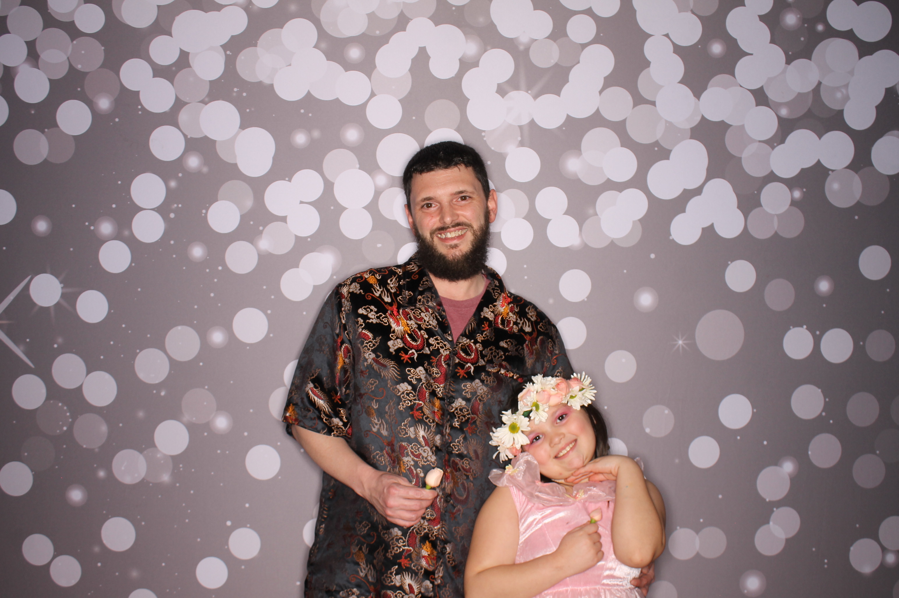 Brookwood Enchanted Father/Daughter Dance | View more photos from the event at gallery.photoboothcincy.com/u/PhotoBoothCincy/Brookwood-Enchanted-FatherDaughter-Dance