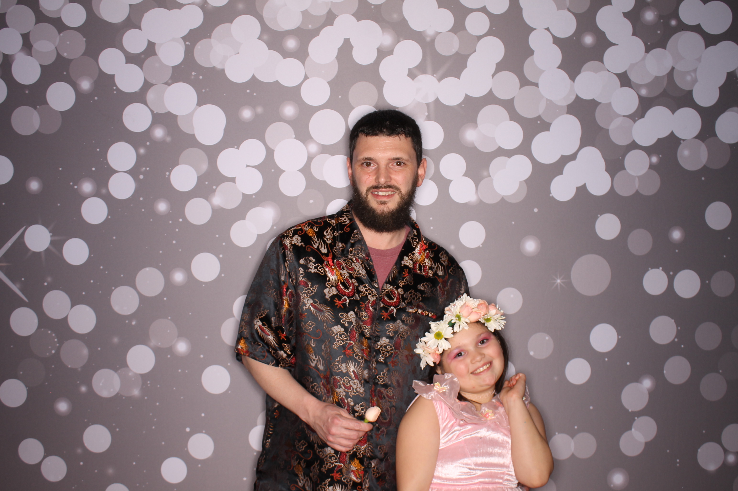 Brookwood Enchanted Father/Daughter Dance | View more photos from the event at gallery.photoboothcincy.com/u/PhotoBoothCincy/Brookwood-Enchanted-FatherDaughter-Dance