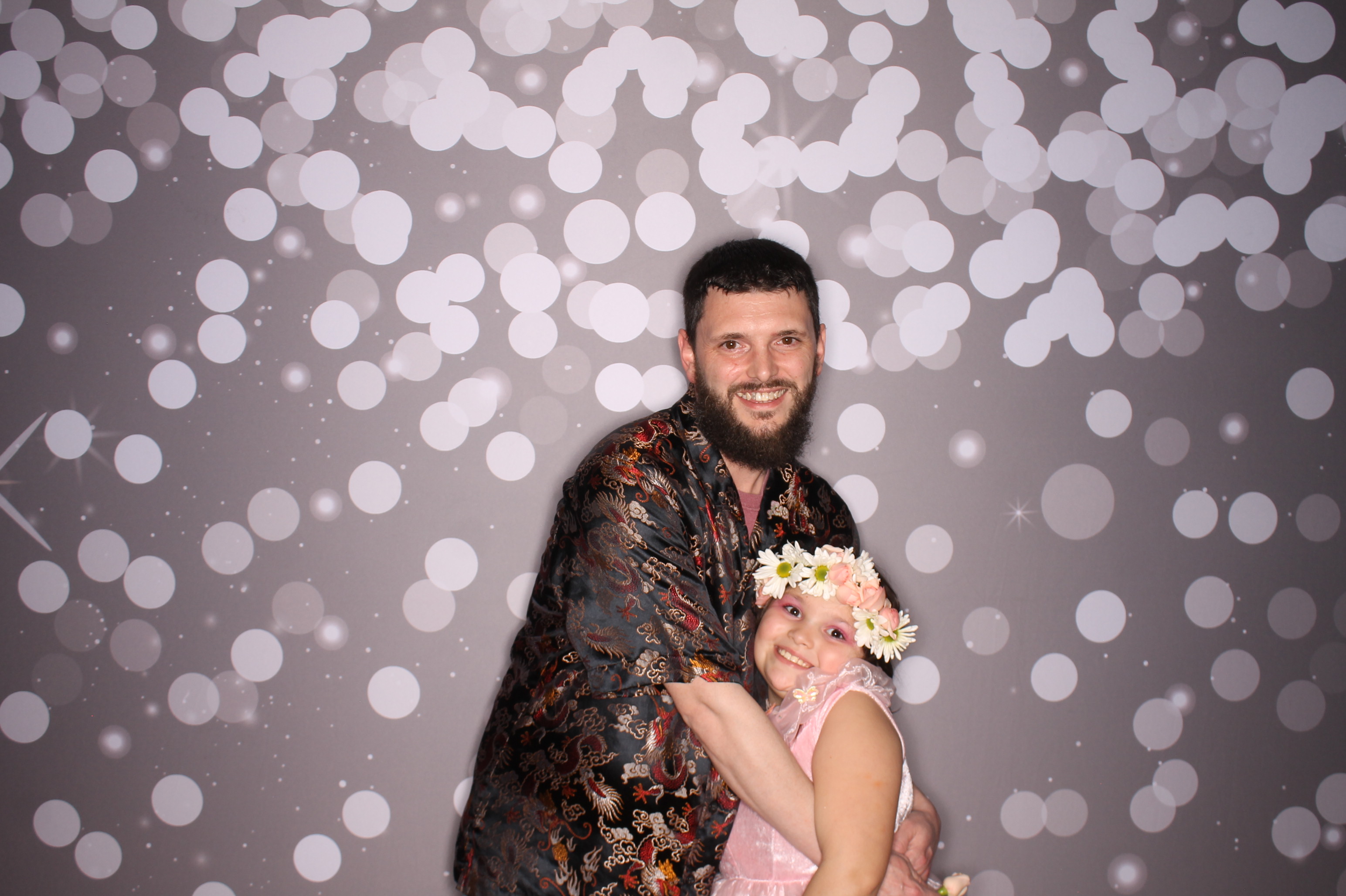 Brookwood Enchanted Father/Daughter Dance | View more photos from the event at gallery.photoboothcincy.com/u/PhotoBoothCincy/Brookwood-Enchanted-FatherDaughter-Dance