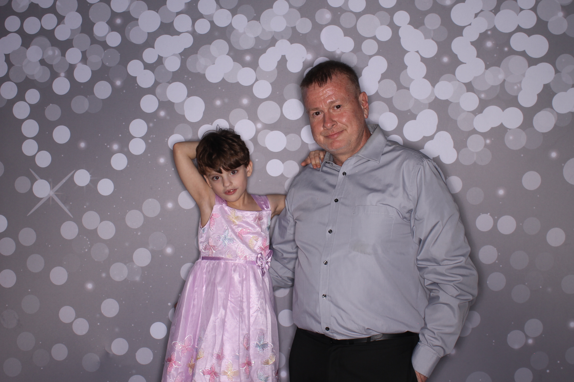 Brookwood Enchanted Father/Daughter Dance | View more photos from the event at gallery.photoboothcincy.com/u/PhotoBoothCincy/Brookwood-Enchanted-FatherDaughter-Dance