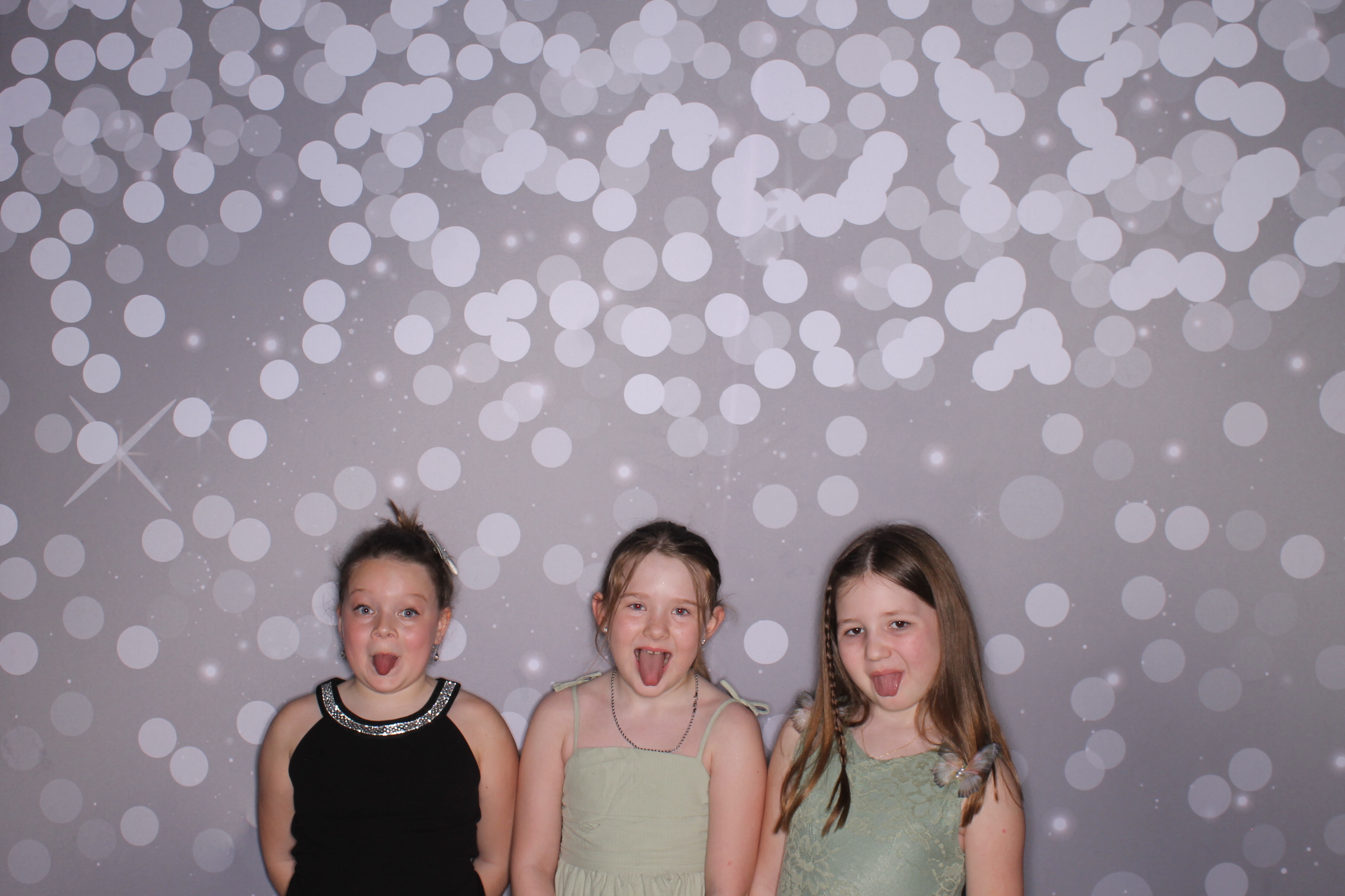 Brookwood Enchanted Father/Daughter Dance | View more photos from the event at gallery.photoboothcincy.com/u/PhotoBoothCincy/Brookwood-Enchanted-FatherDaughter-Dance