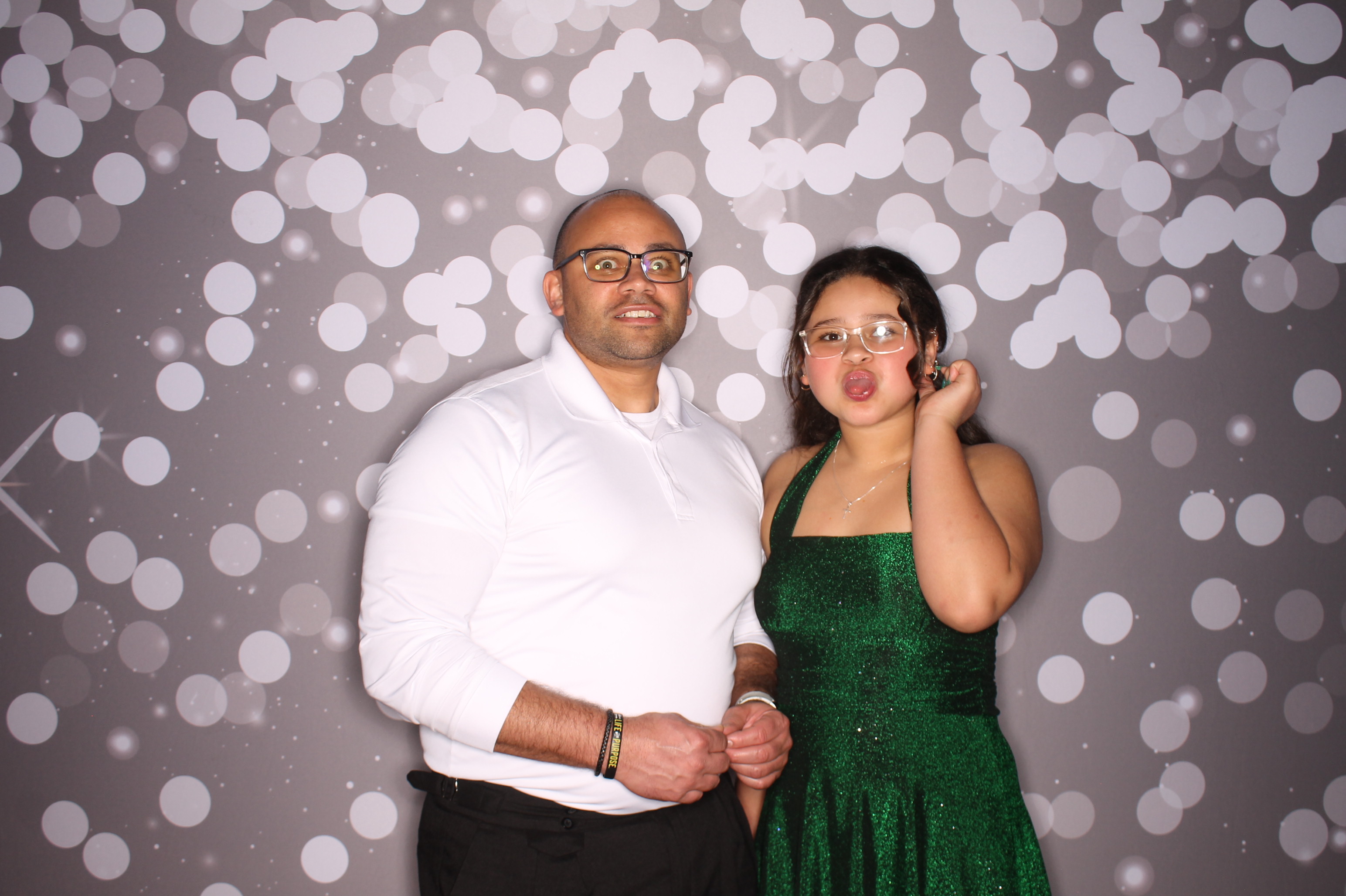 Brookwood Enchanted Father/Daughter Dance | View more photos from the event at gallery.photoboothcincy.com/u/PhotoBoothCincy/Brookwood-Enchanted-FatherDaughter-Dance